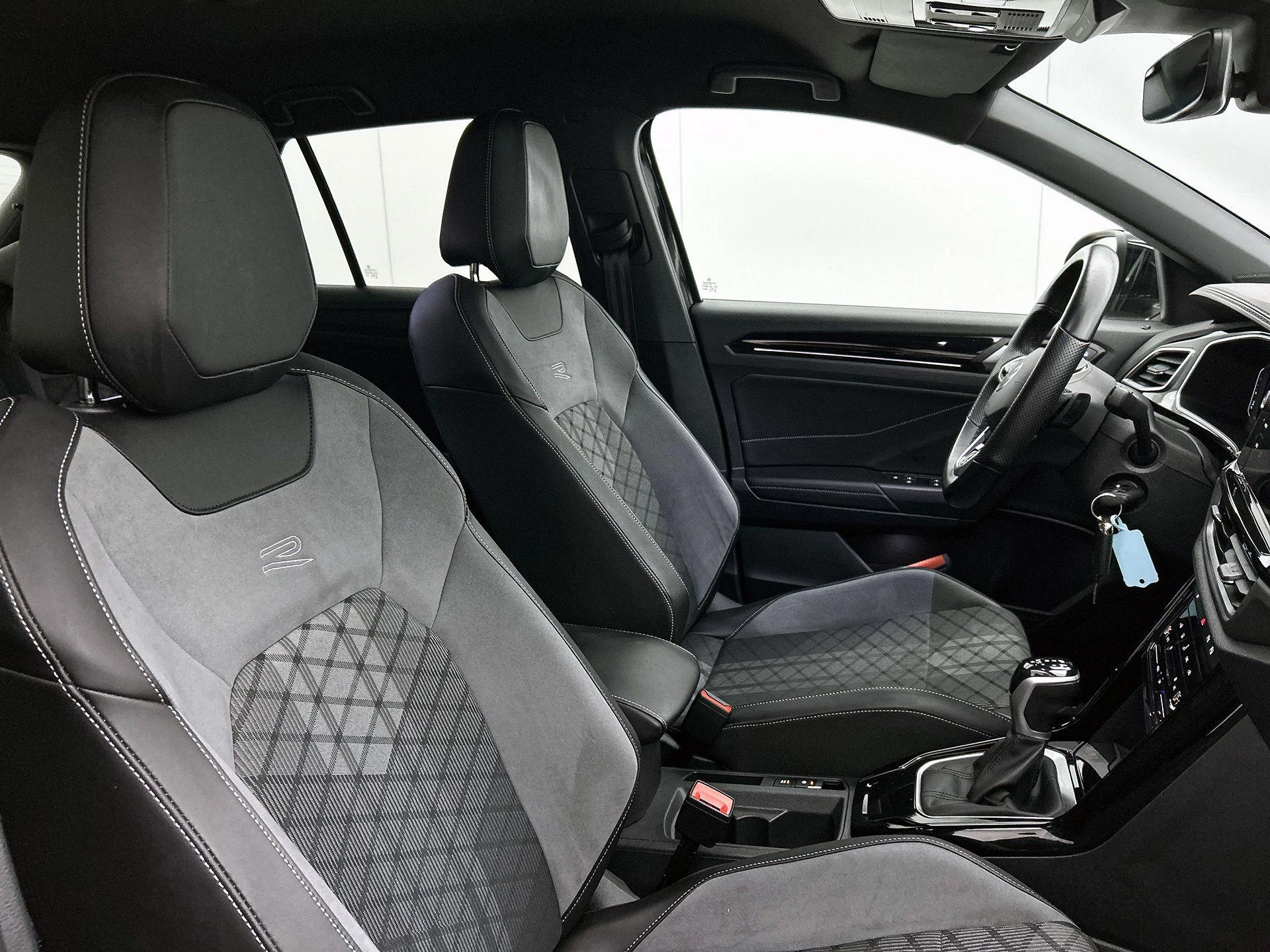 Volkswagen T-Roc 1.5 TSI R-Line | 150 PK |