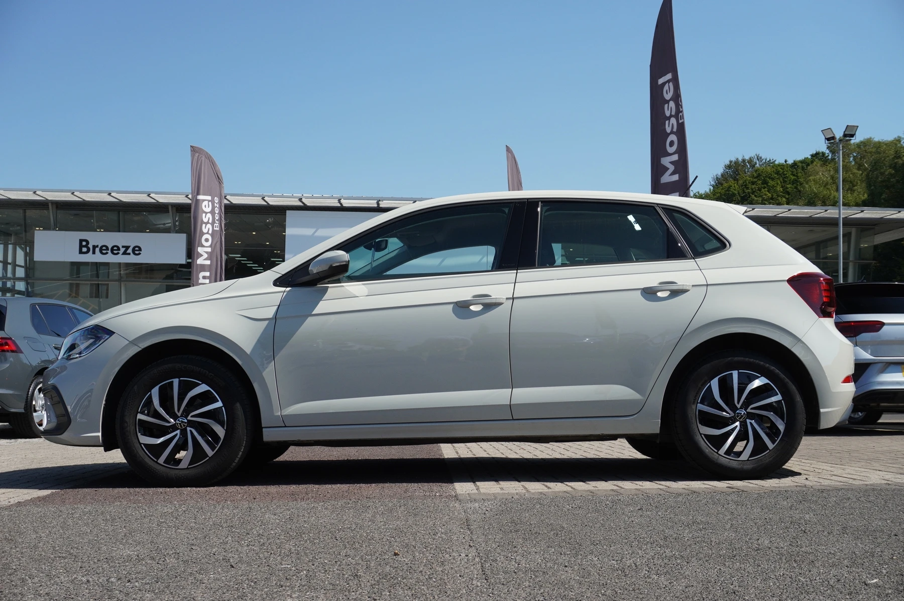 Volkswagen-Polo-image-11