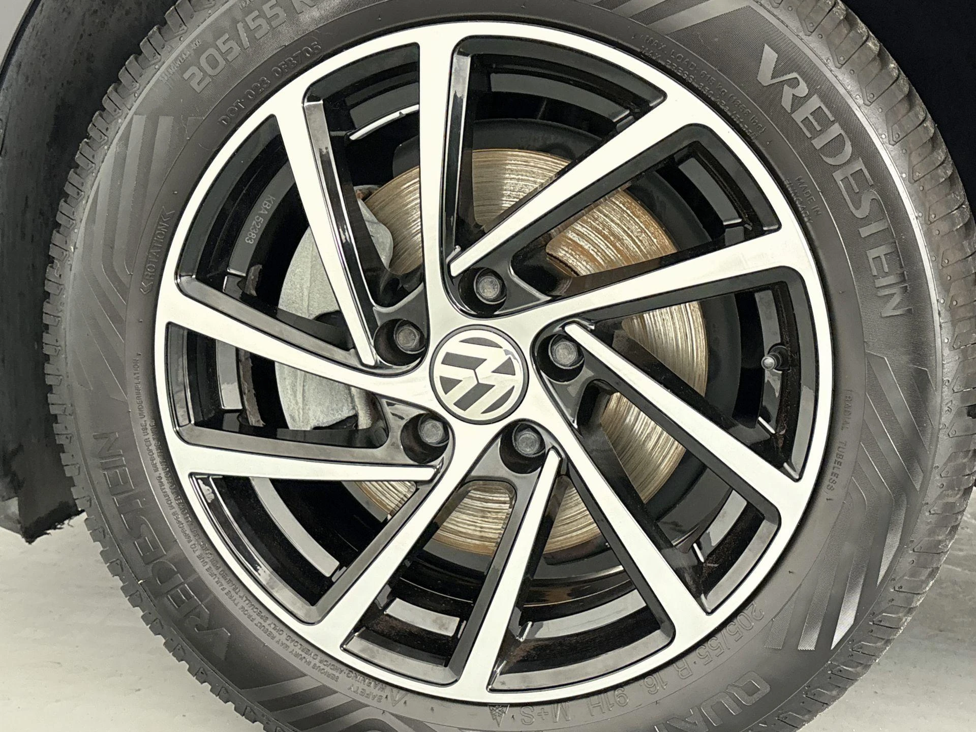 Volkswagen-Golf-image-20