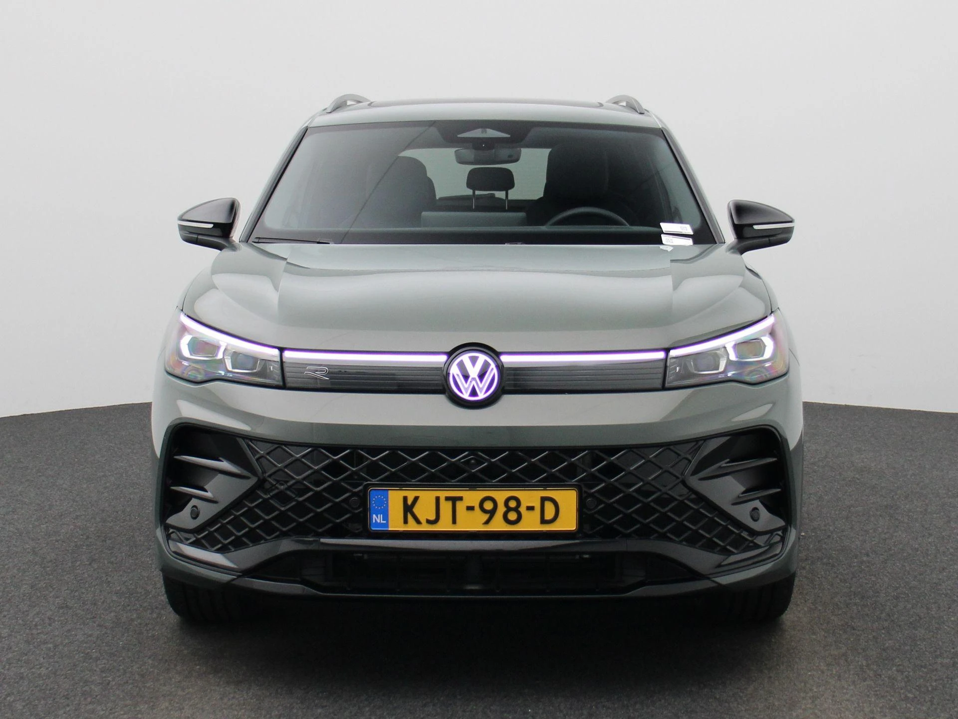 Volkswagen-Tiguan-image-2