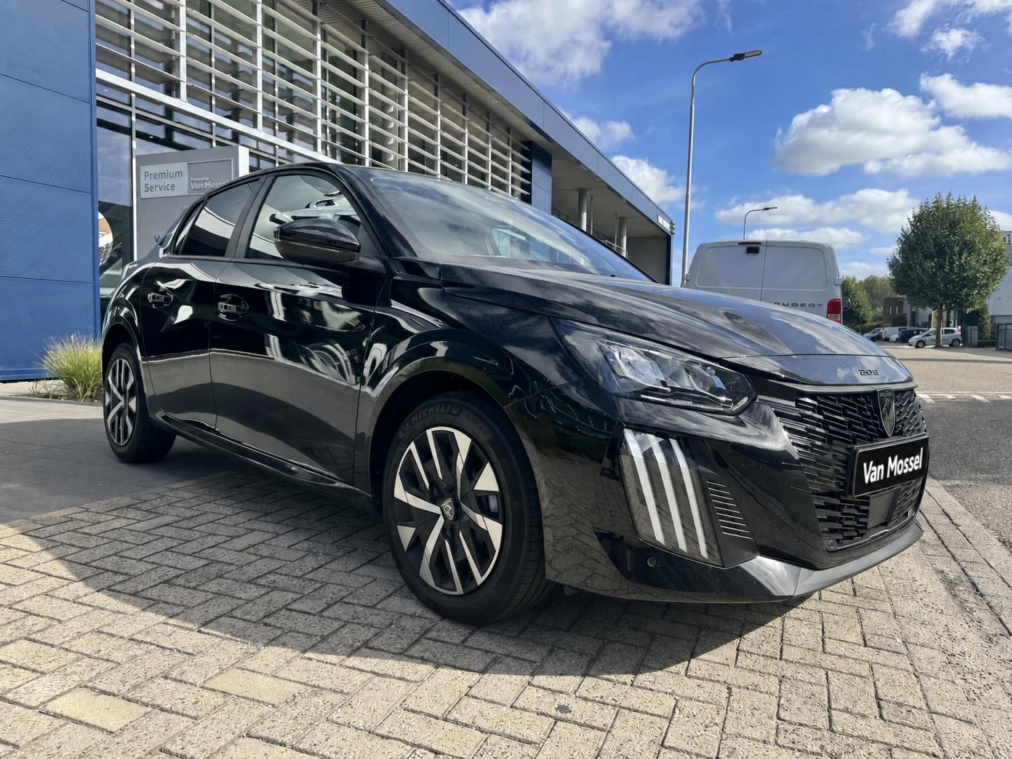 Peugeot-208-image-1