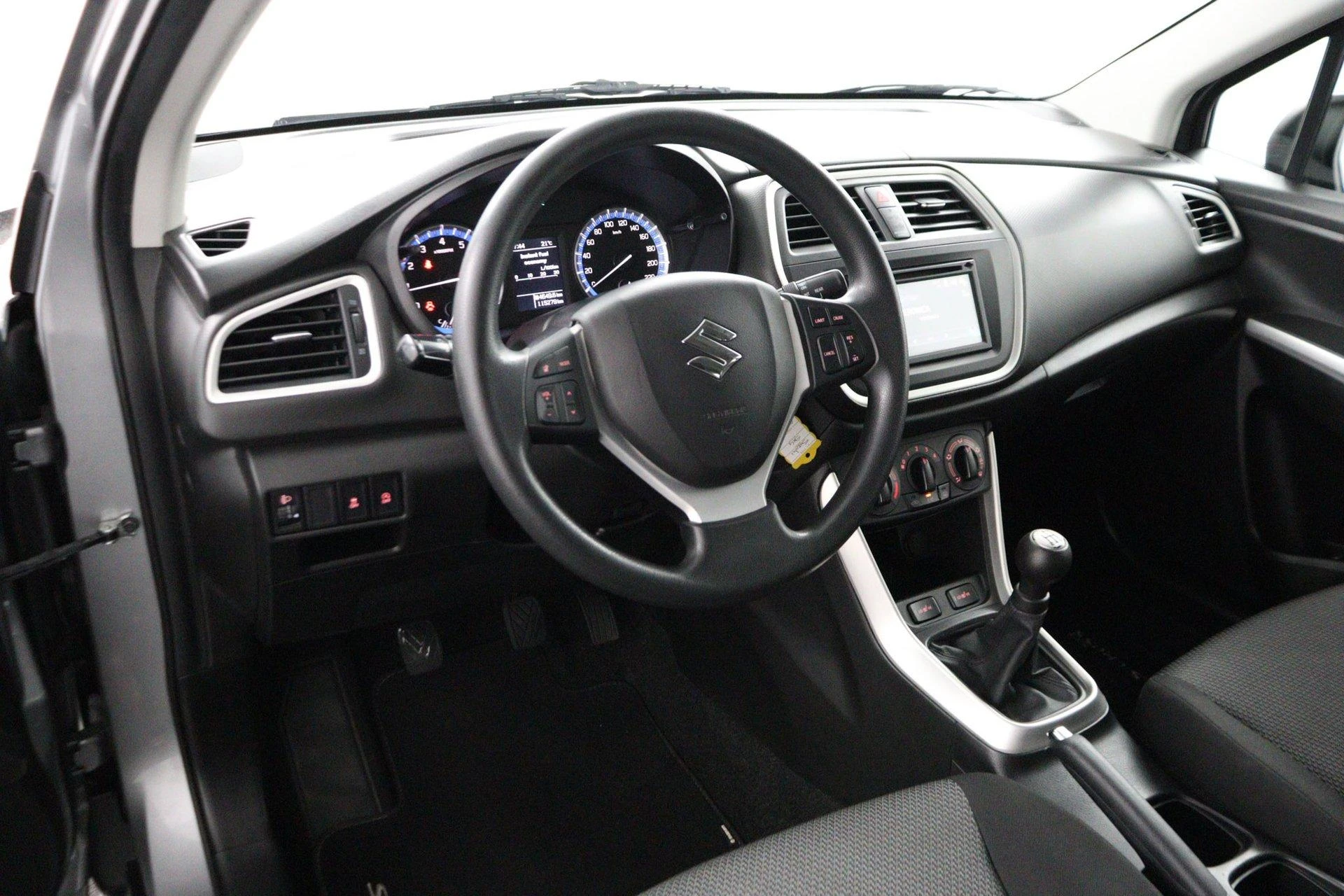 Suzuki-S-Cross-image-49
