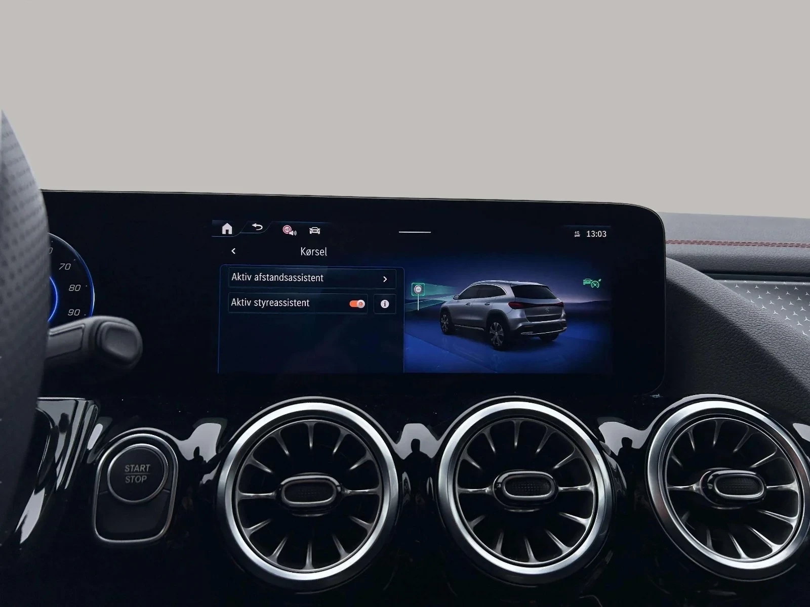 Mercedes-Benz-EQA-image-16