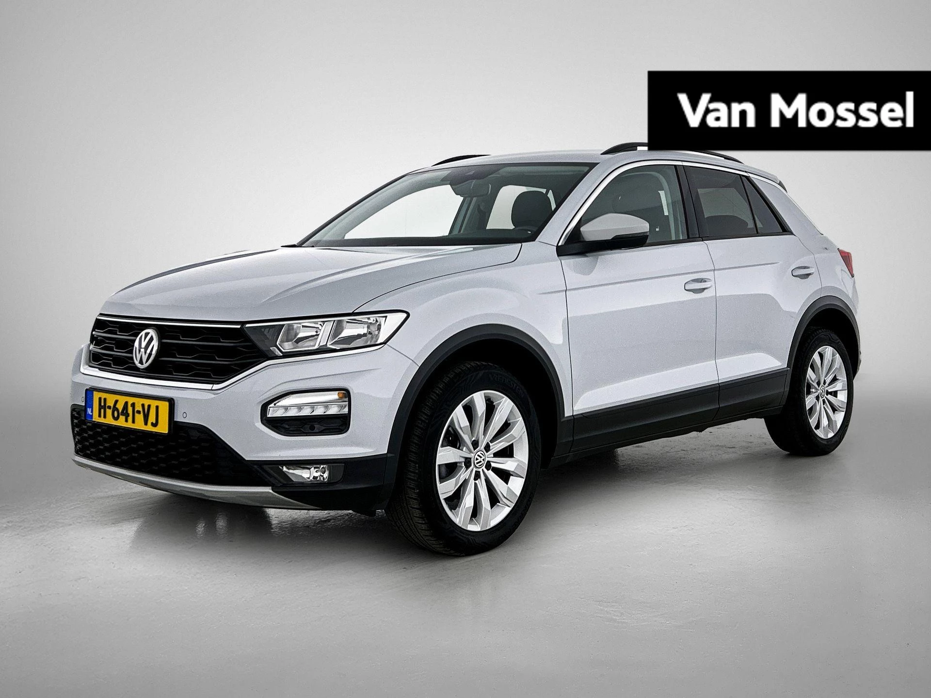 Volkswagen-T-Roc-image-0