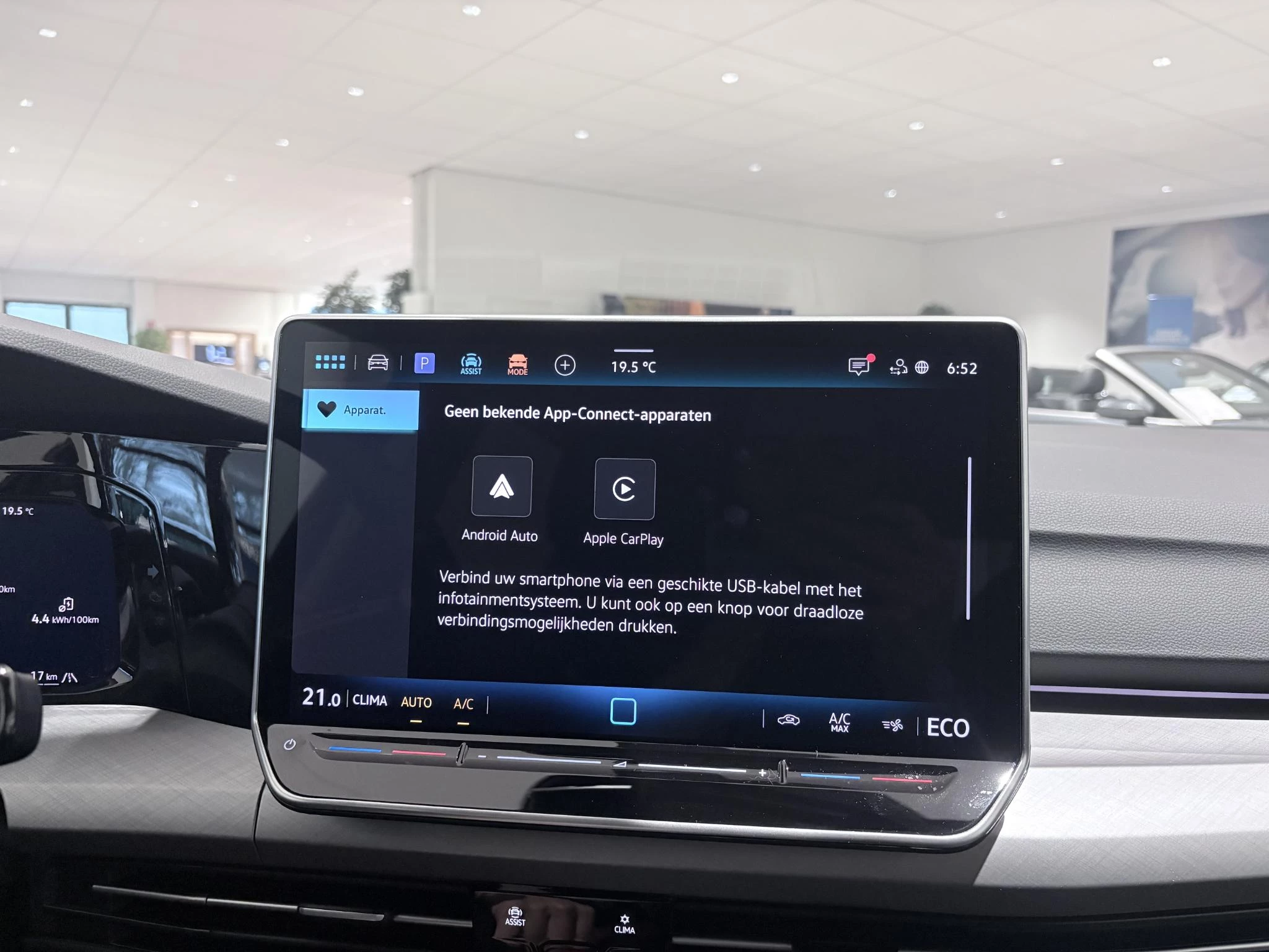 Volkswagen-Golf-image-22