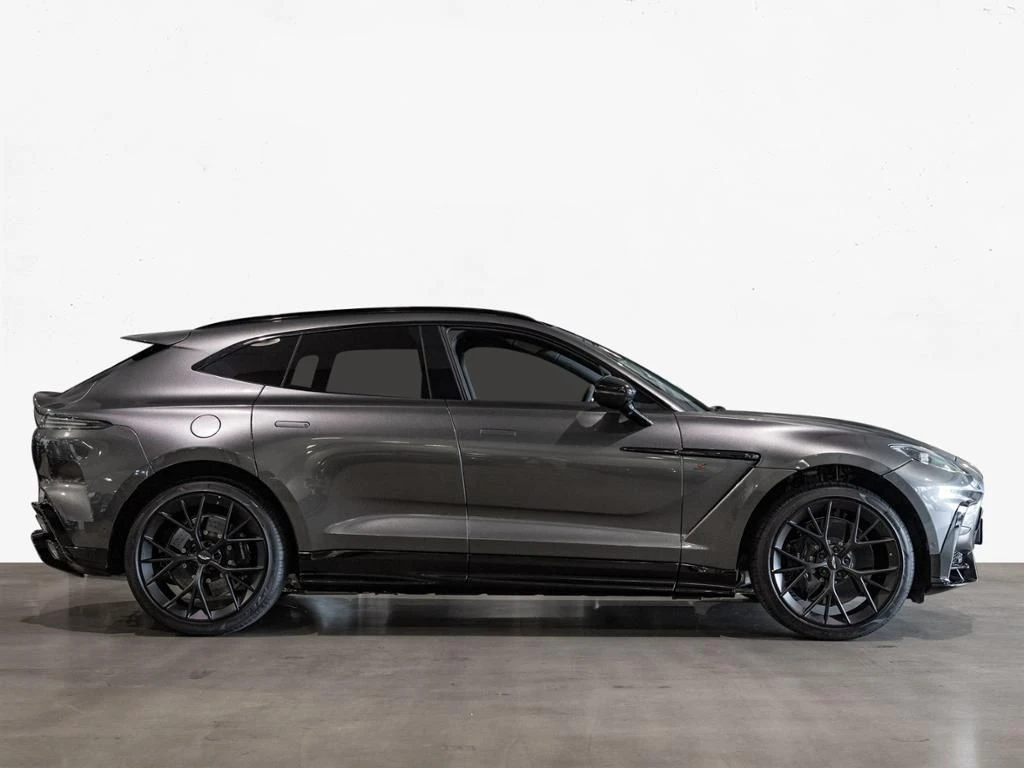 Aston Martin-DBX-image-14