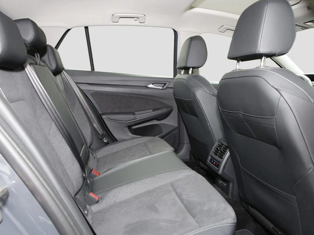 Volkswagen-Golf-image-10
