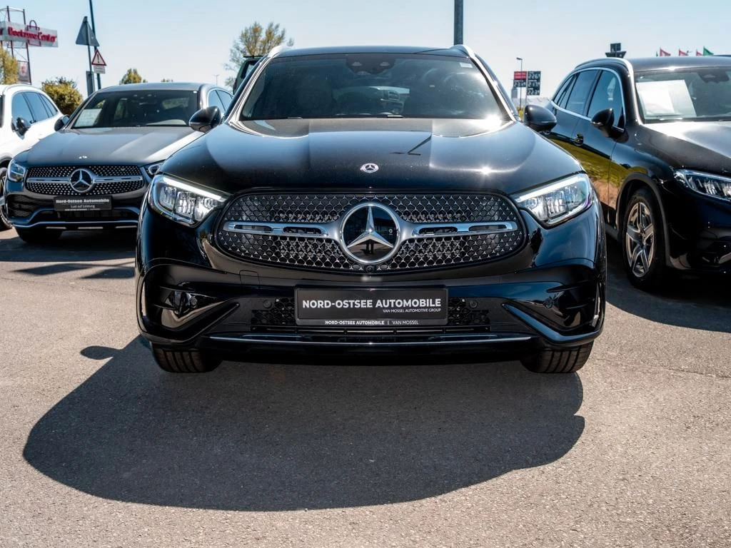 Mercedes-Benz-GLC 300 d-image-3