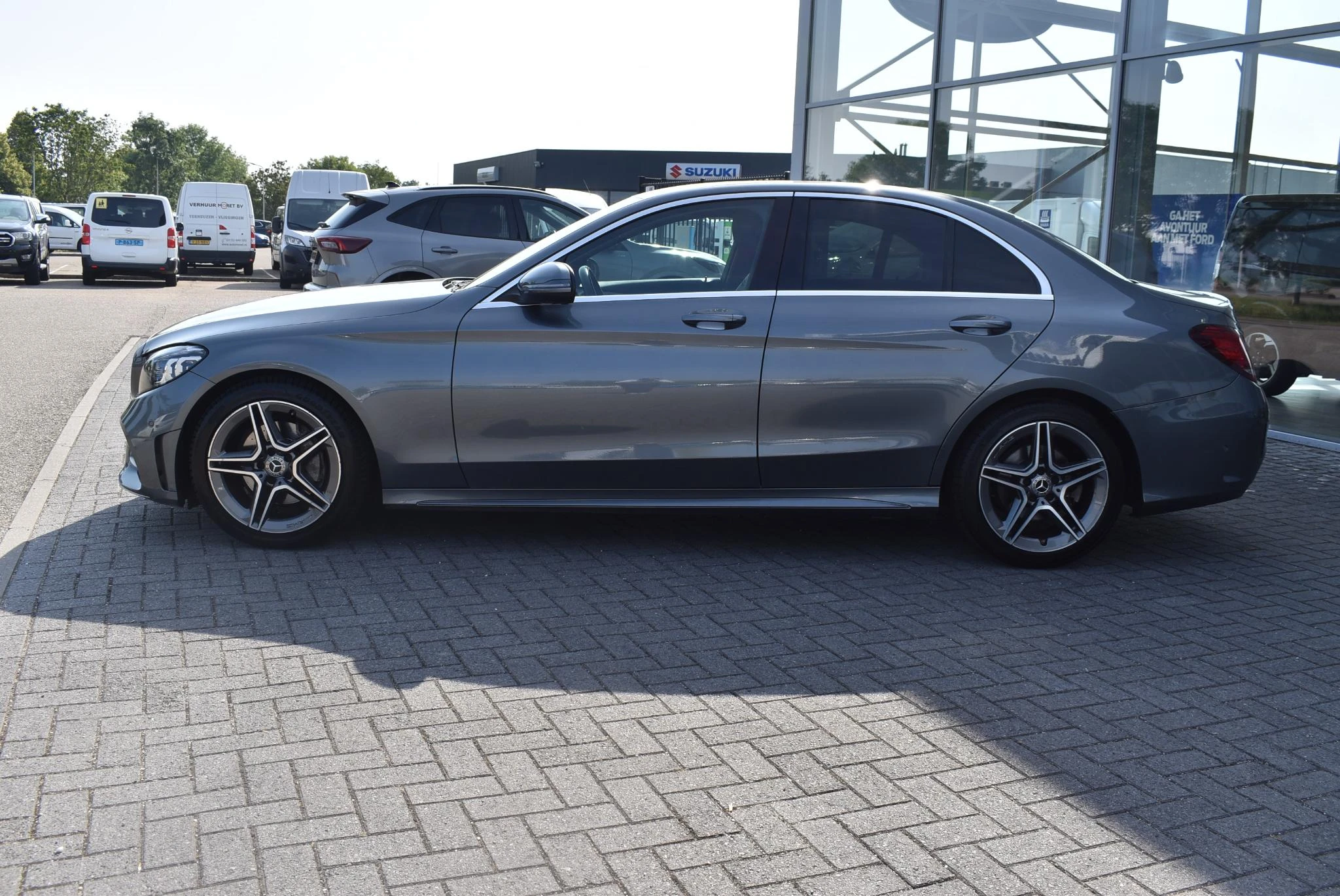 Mercedes-Benz-C-Klasse-image-8