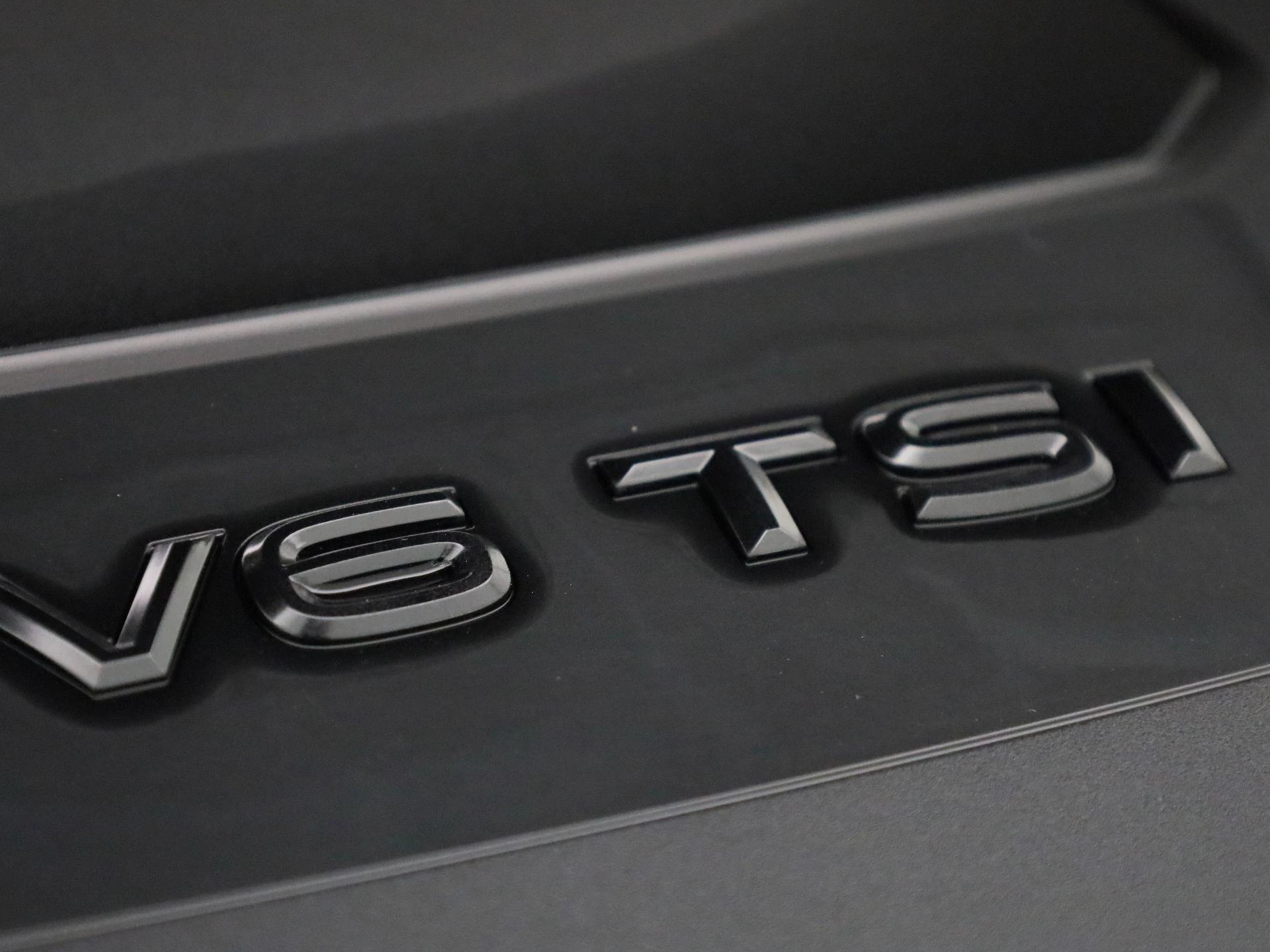 Volkswagen-Touareg-image-48