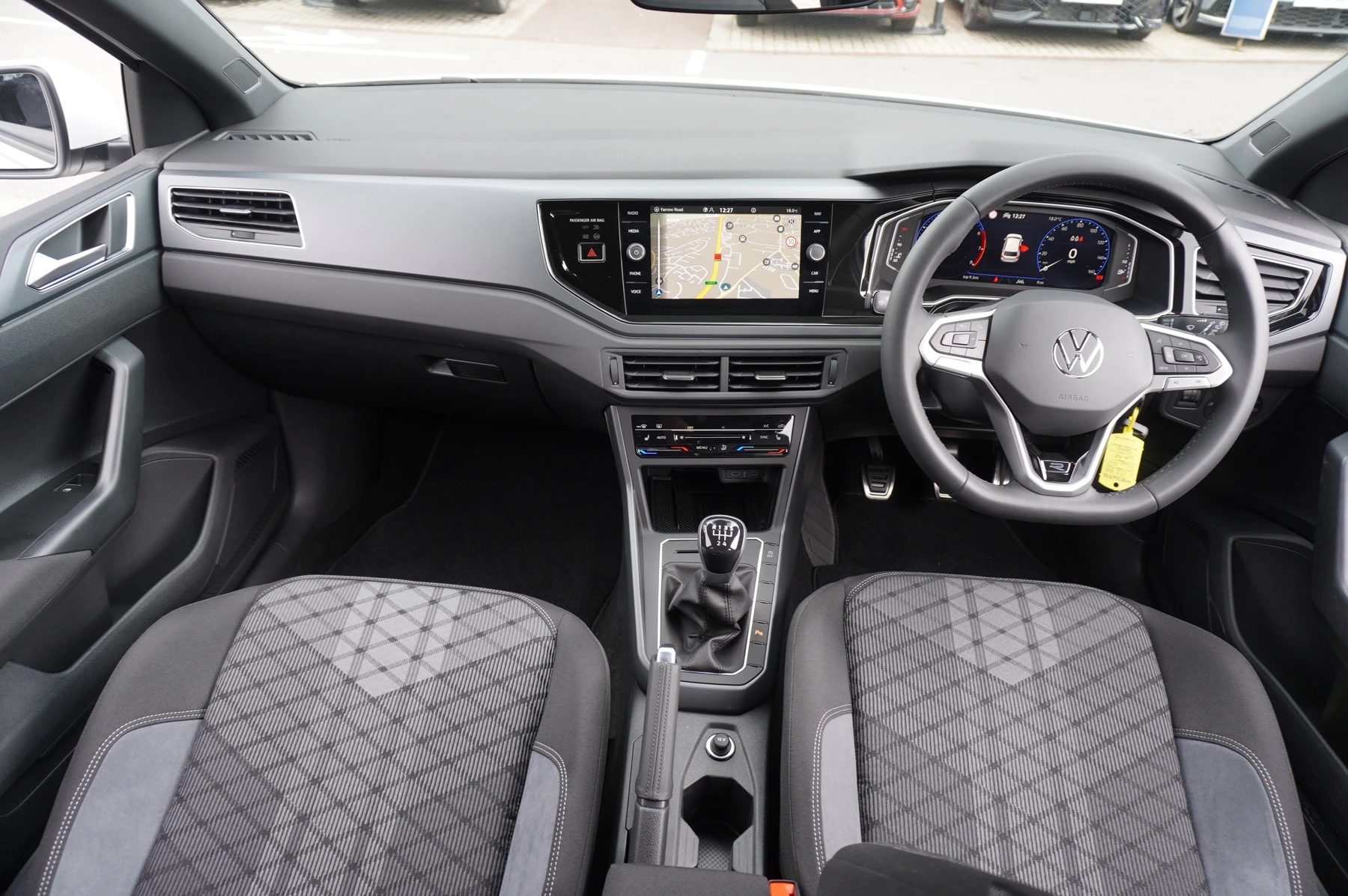 Volkswagen-Polo-image-7