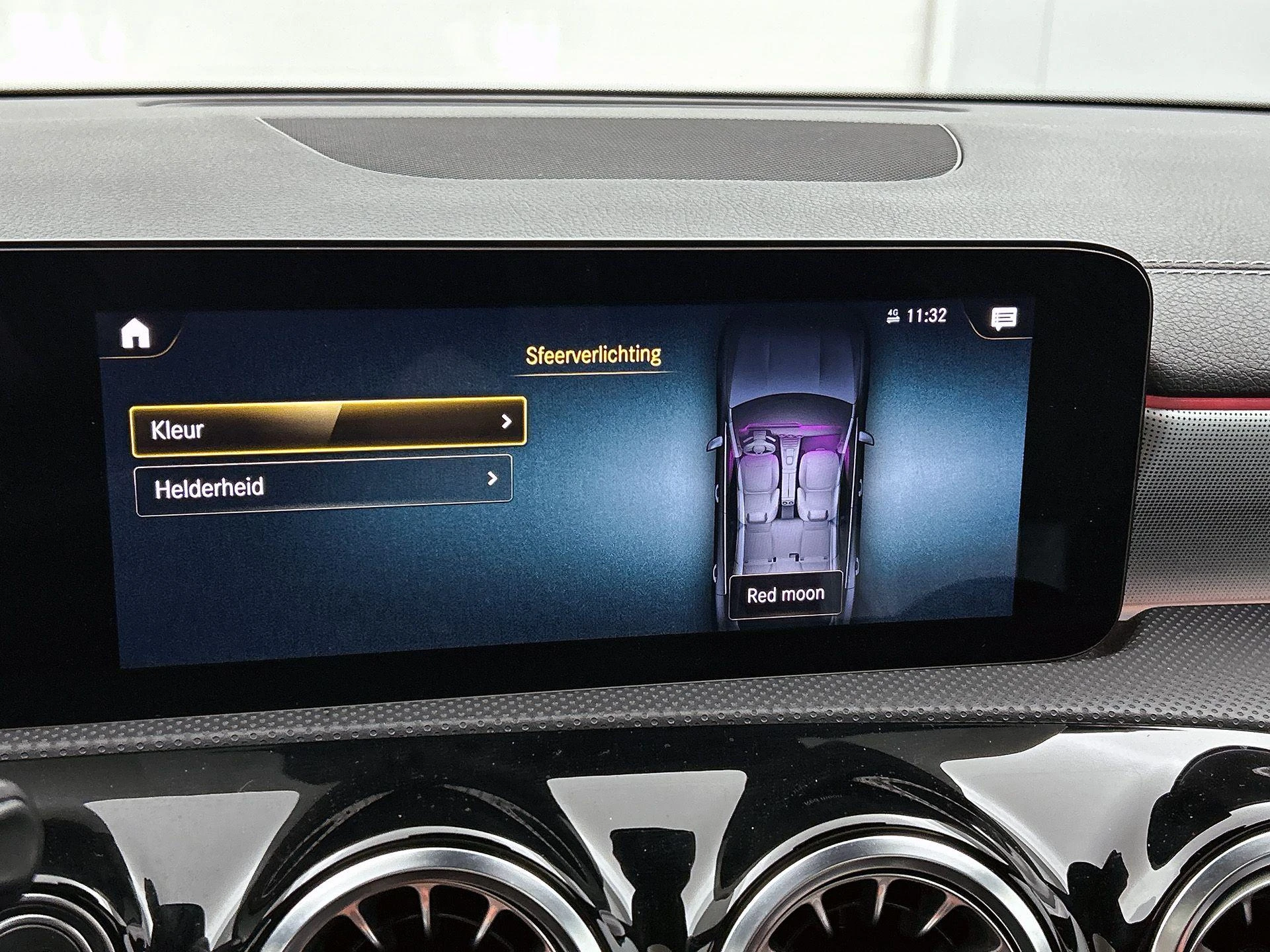 Mercedes-Benz-CLA-image-31
