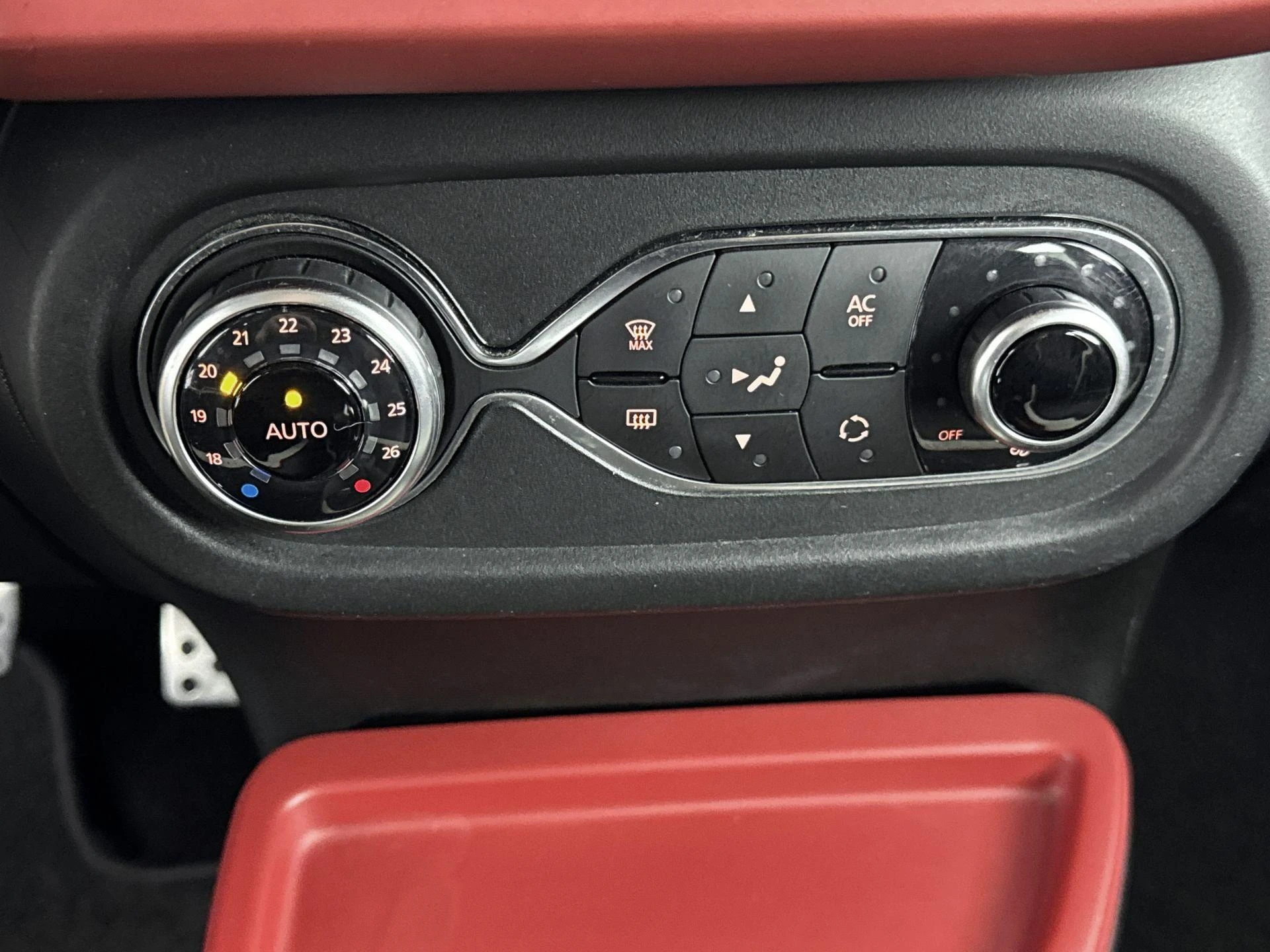 Renault-Twingo-image-18