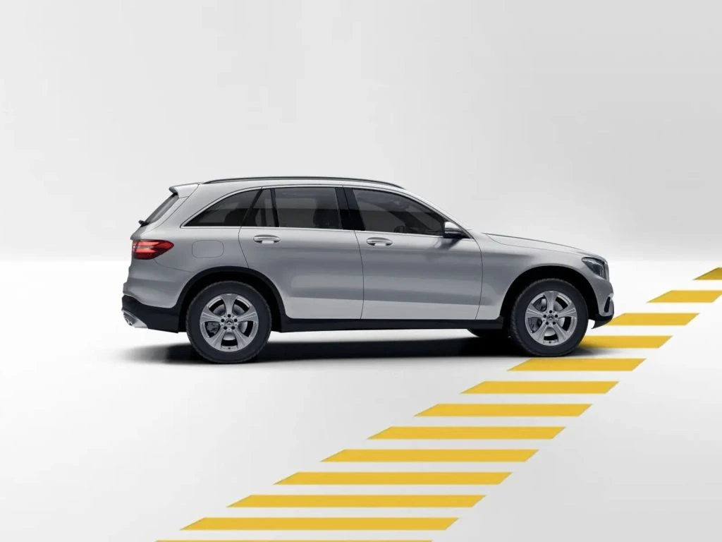 Mercedes-Benz-GLC 220 d-image-6