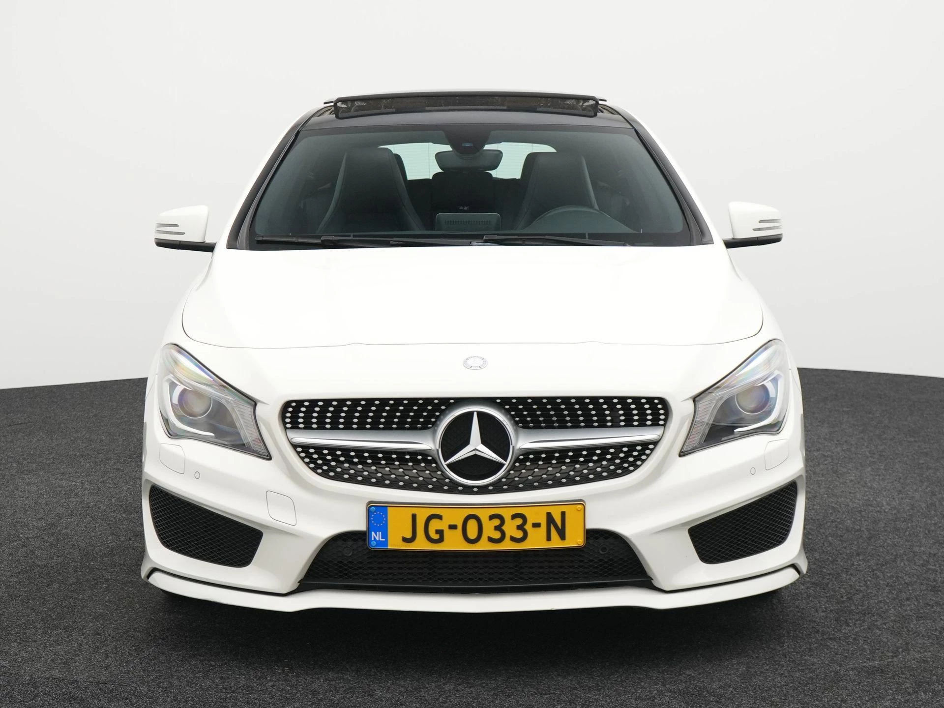 Mercedes-Benz-CLA-image-2