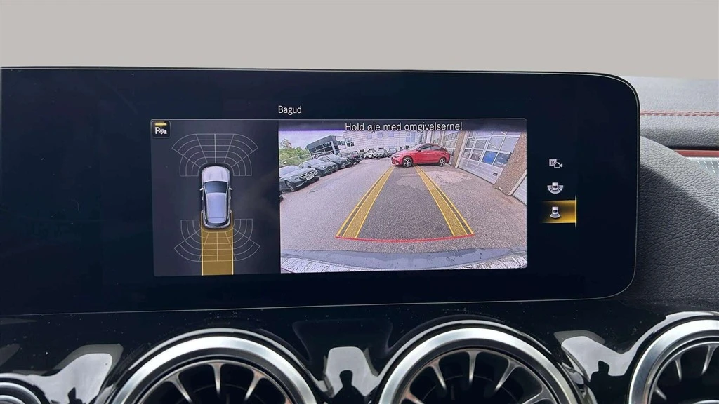 Mercedes-Benz-EQA-image-16