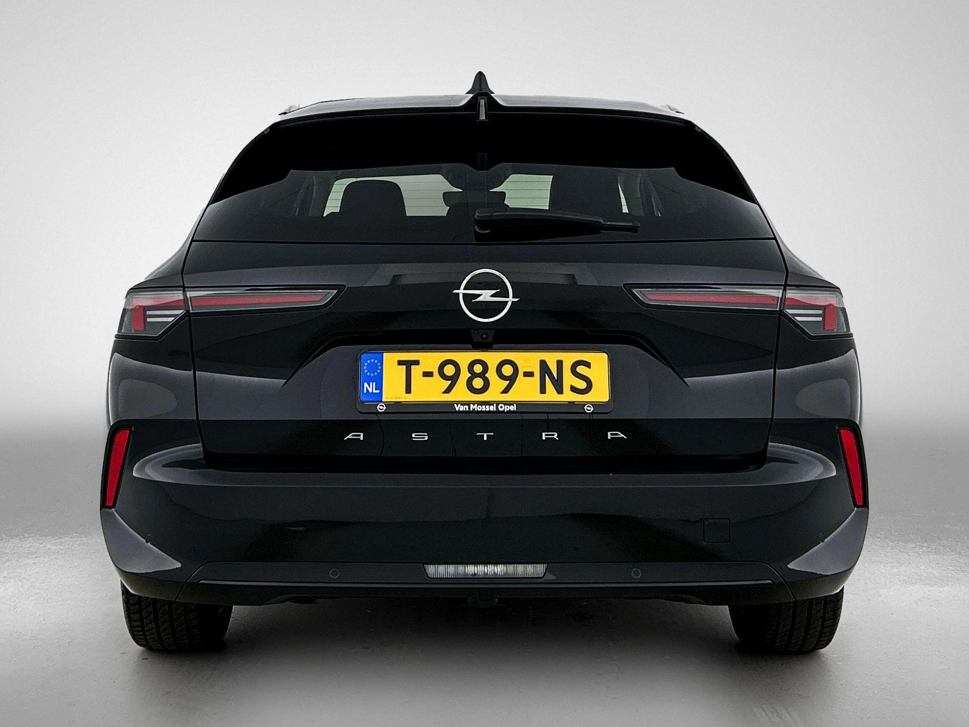 Opel-Astra-image-2