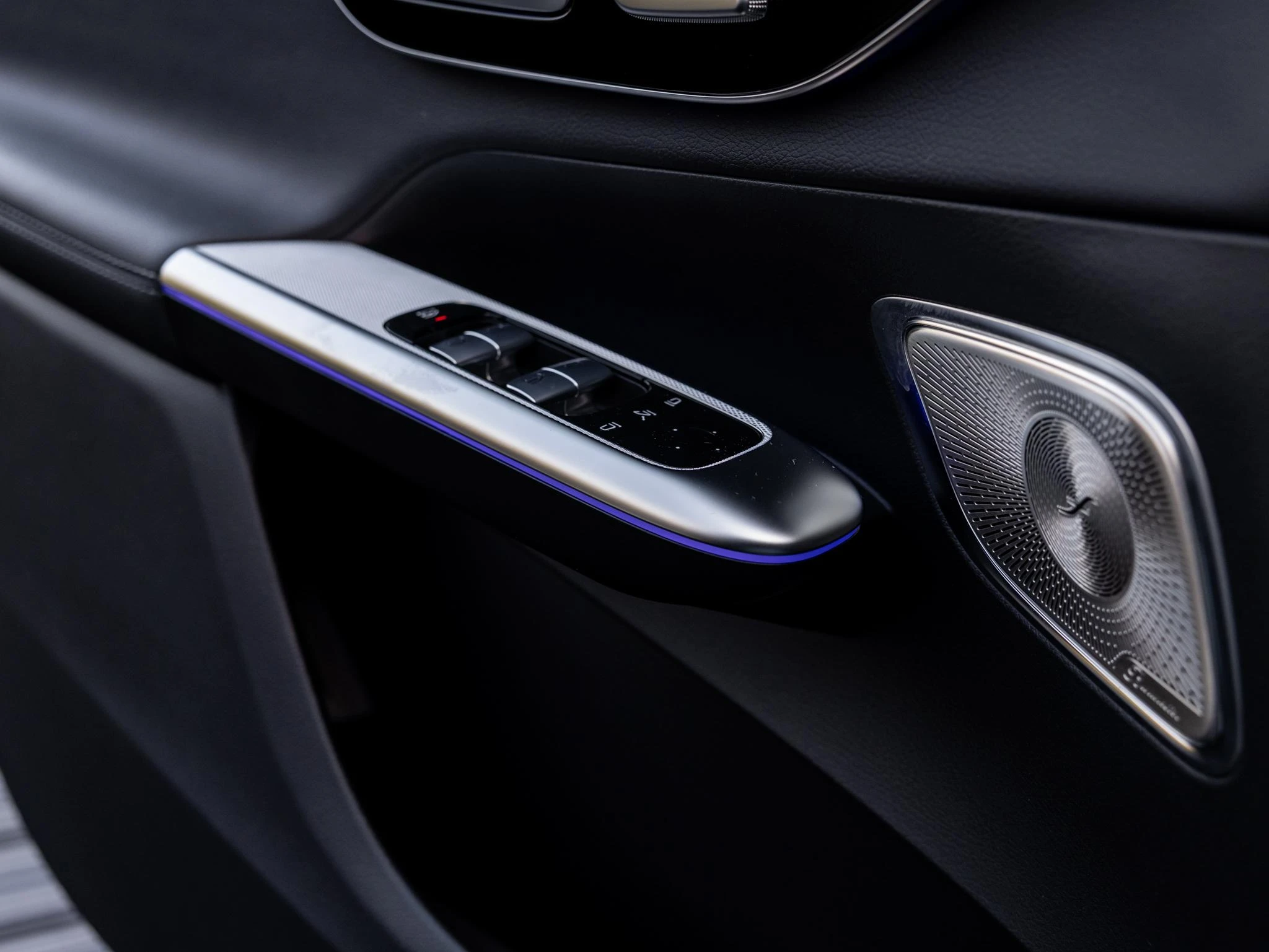 Mercedes-Benz-GLC-image-25