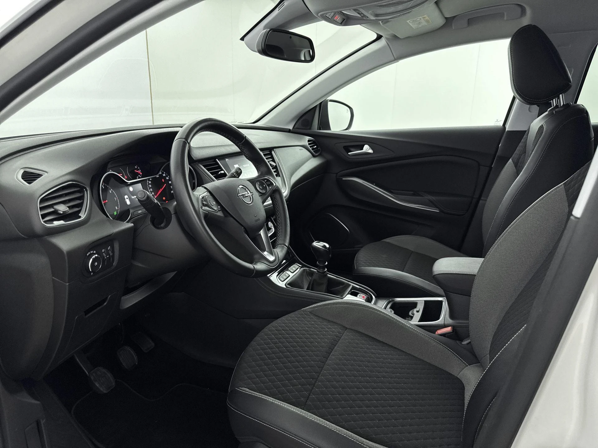 Opel-Grandland X-image-16