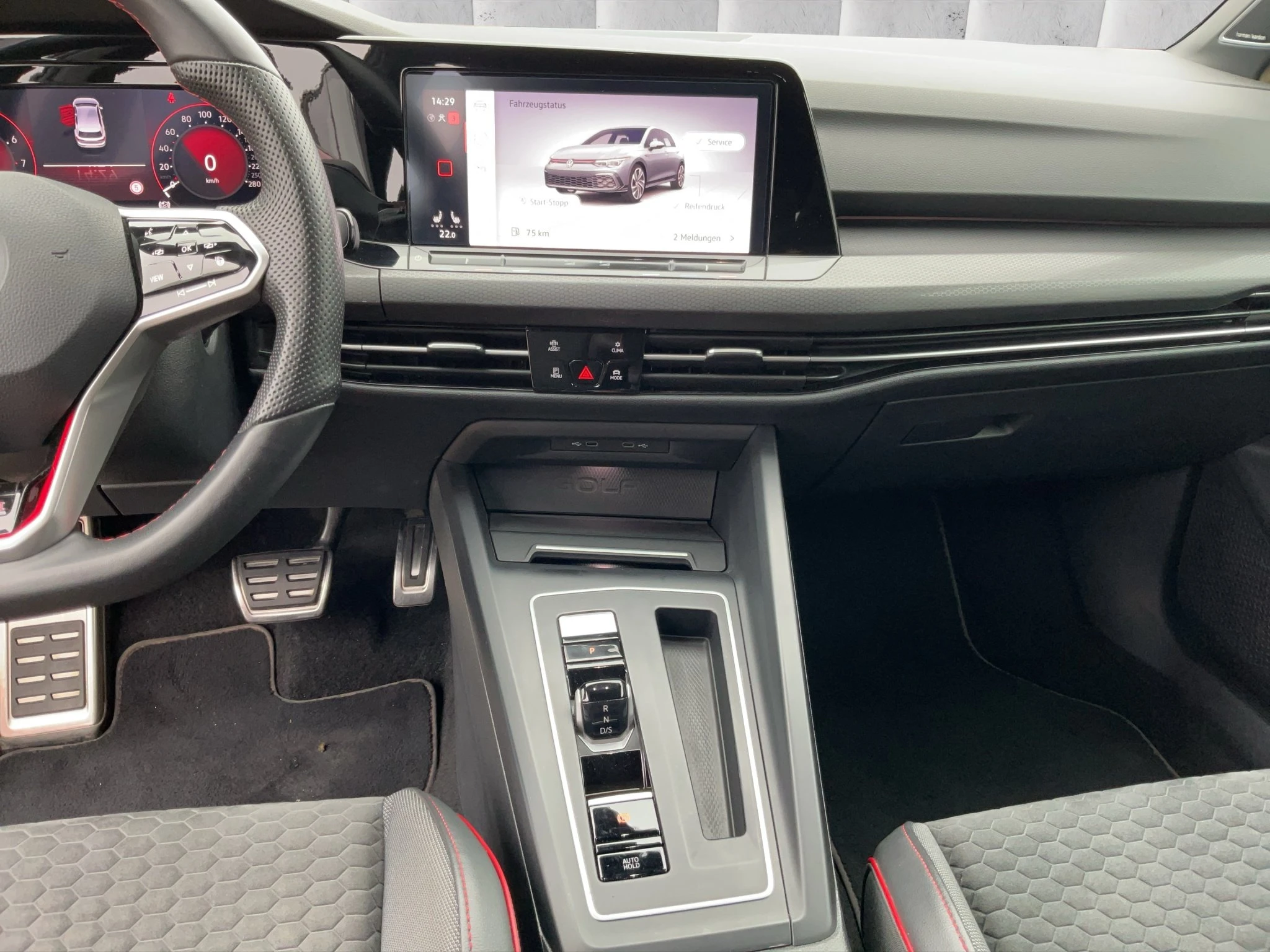 Volkswagen-Golf-image-13