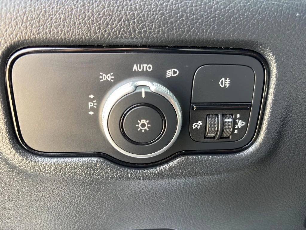 Mercedes-Benz-Vito 116-image-23