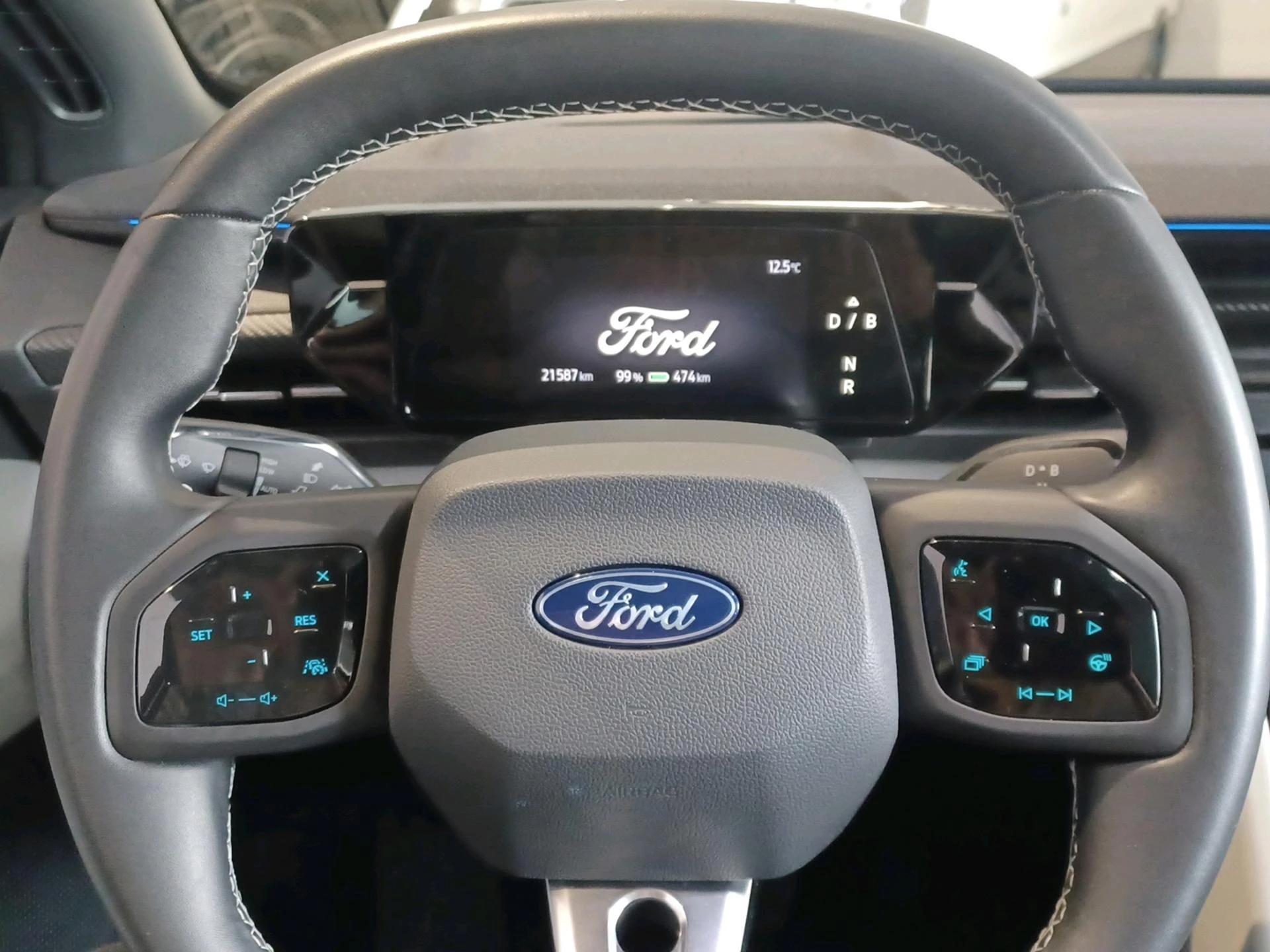 Ford Capri AWD Premium - 546km Range - Pano - 360 View