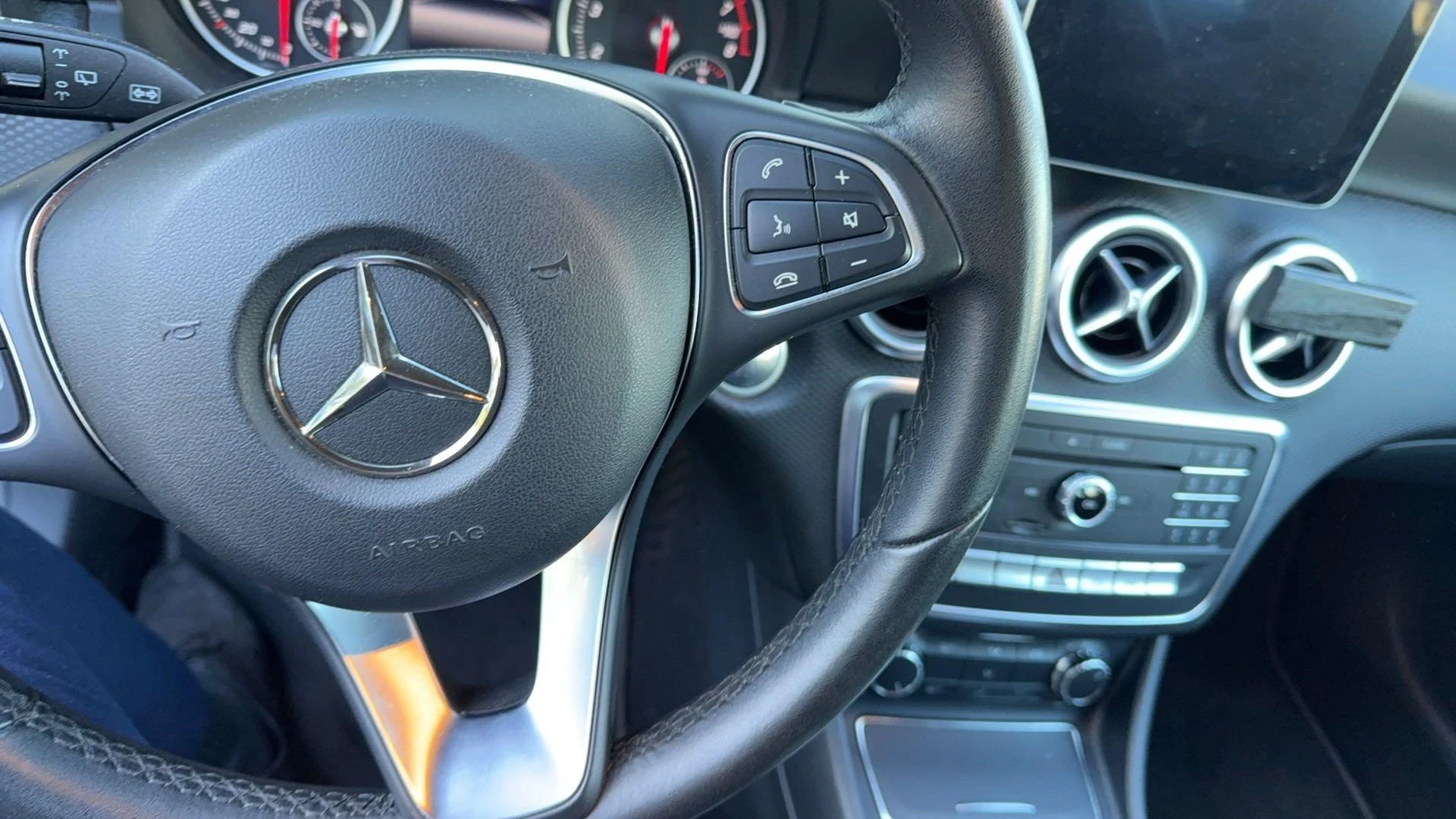 Mercedes-Benz-A-Klasse-image-6