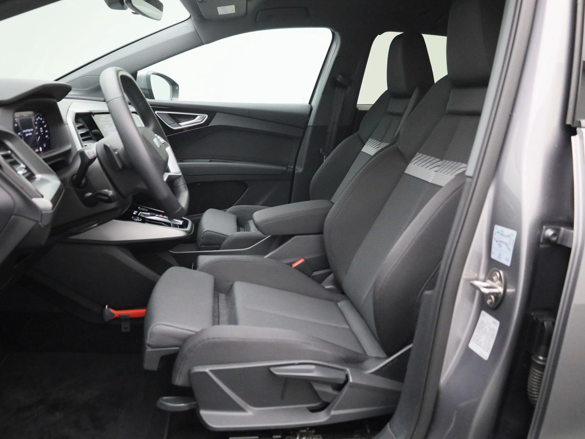 Audi-Q4 e-tron-image-10