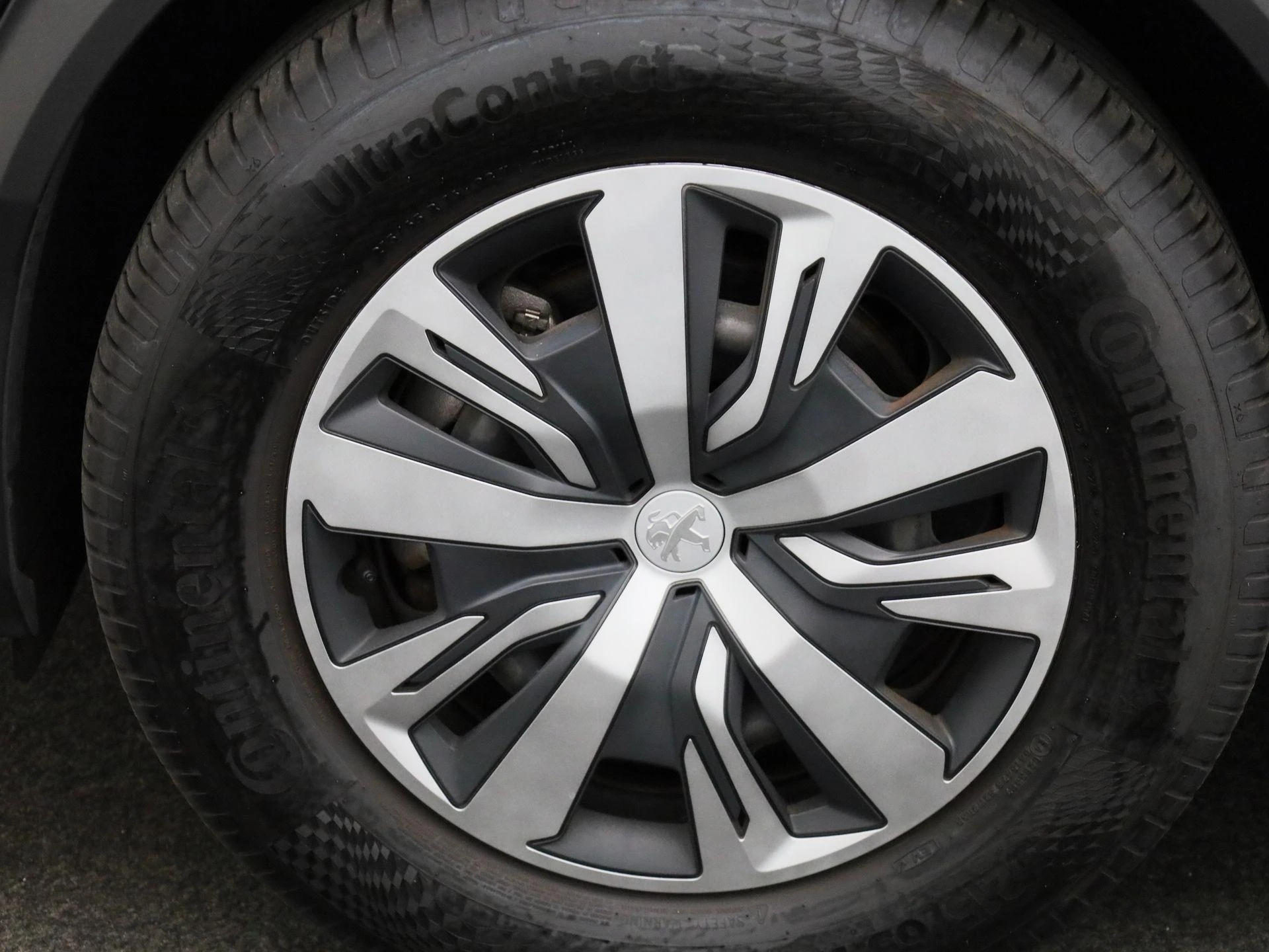 Peugeot e-2008 EV Active 50 kWh