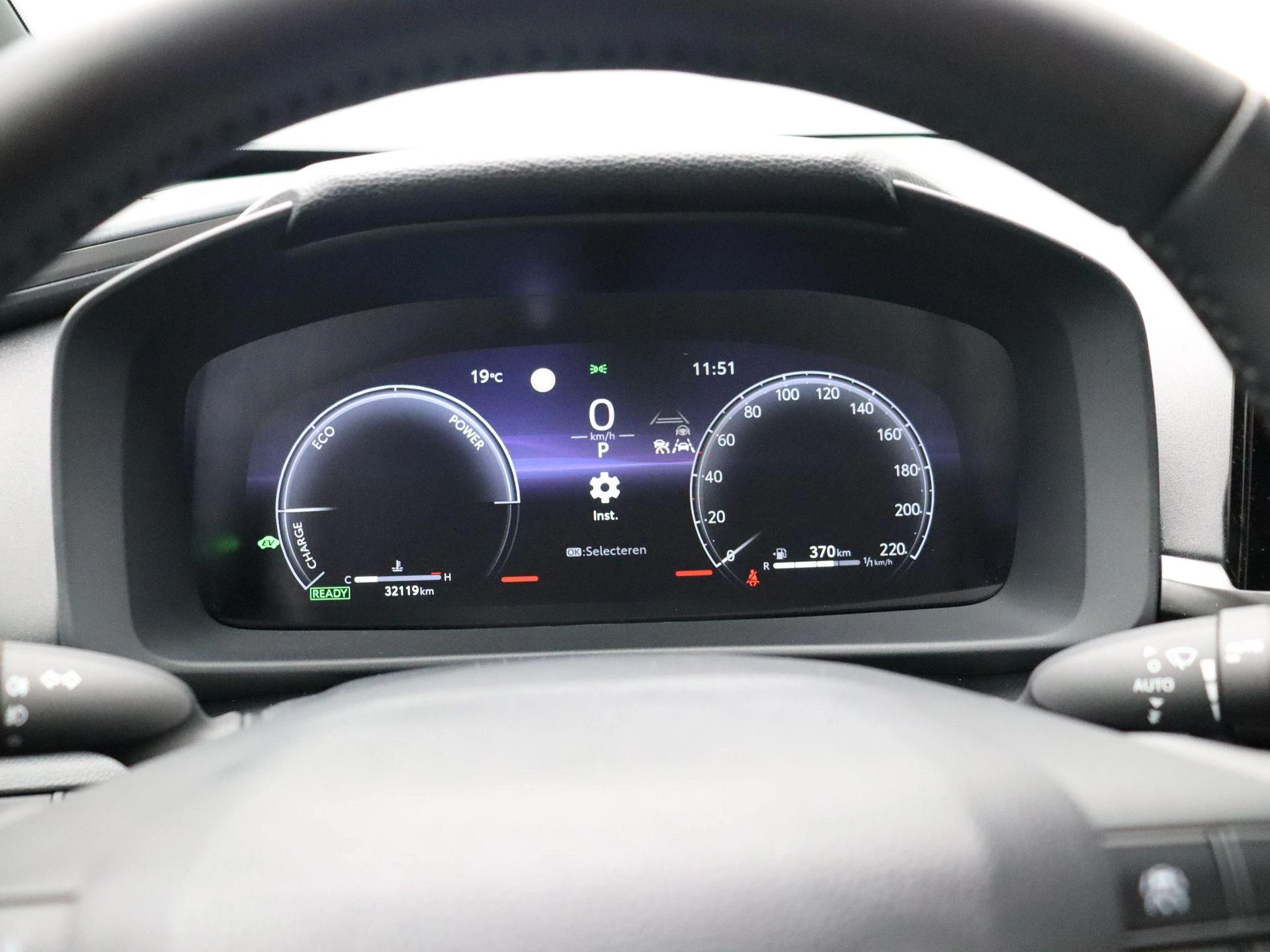 Toyota-C-HR-image-13