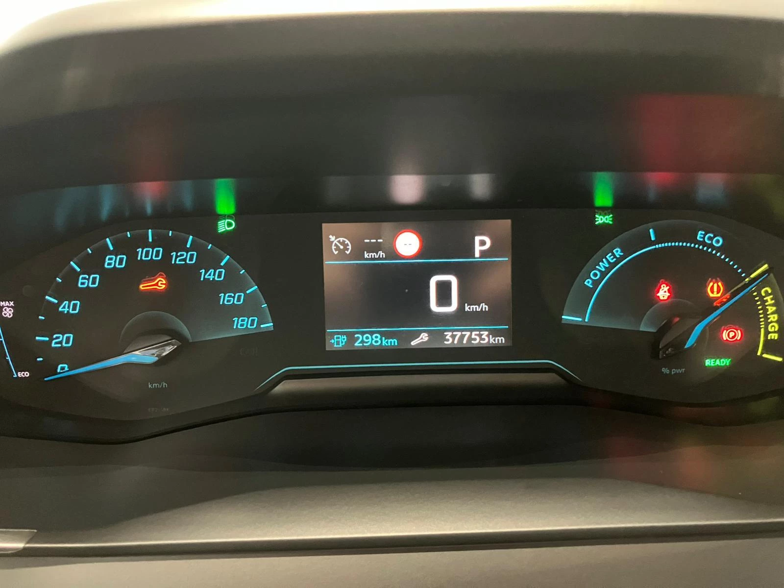 Peugeot-e-208-image-18