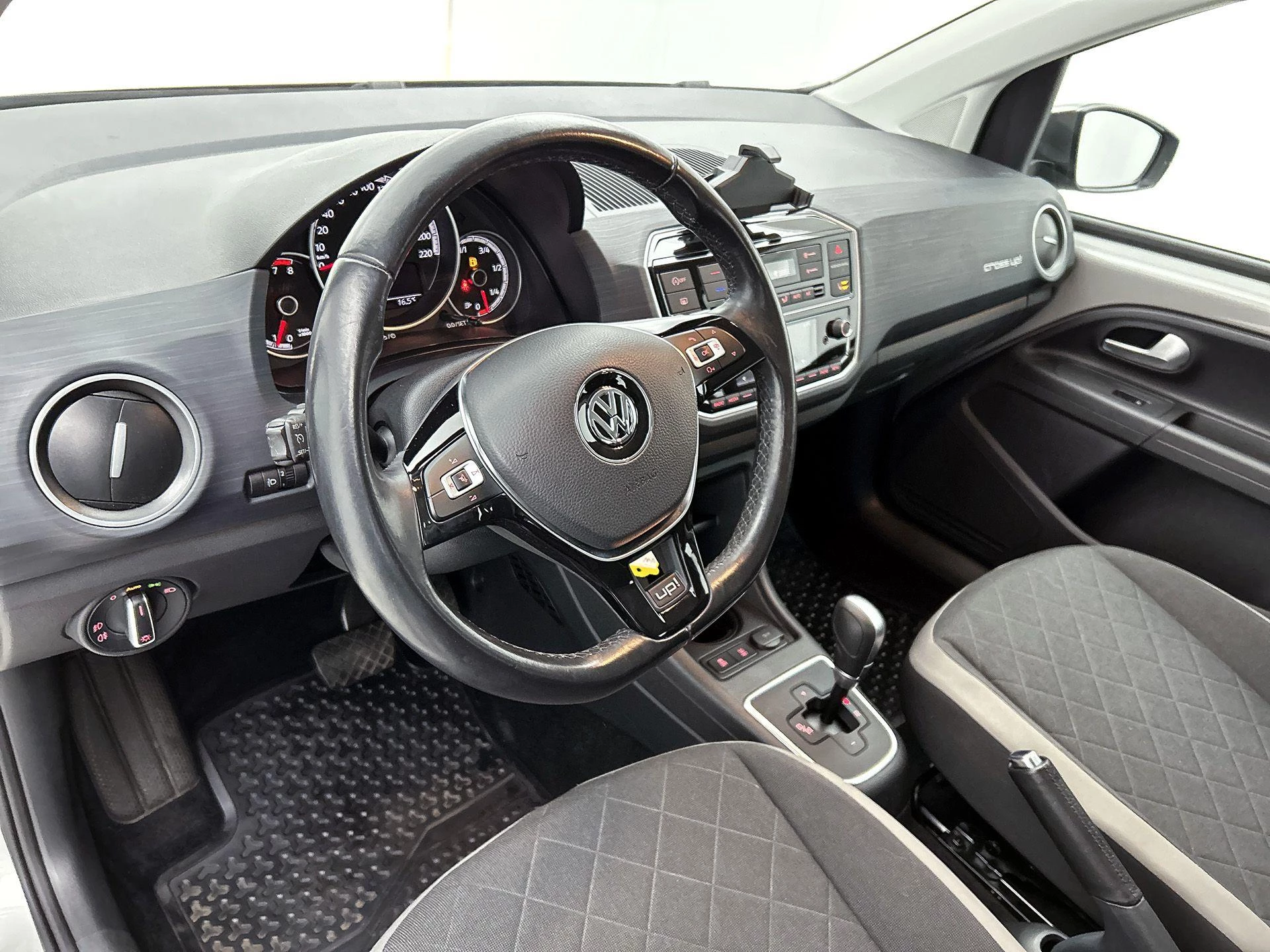 Volkswagen up! 1.0 CROSS UP! 75 PK