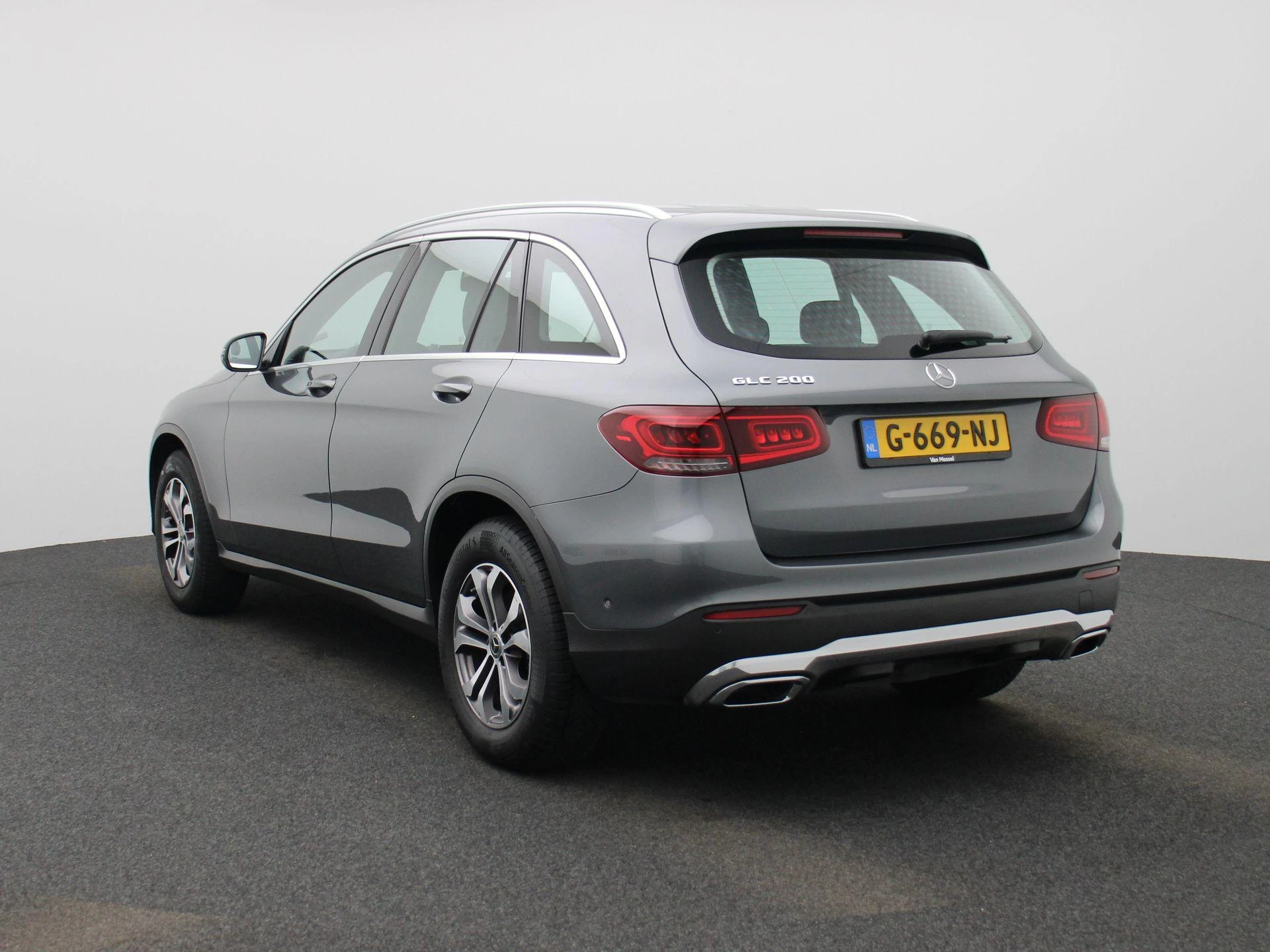 Mercedes-Benz-GLC-image-1