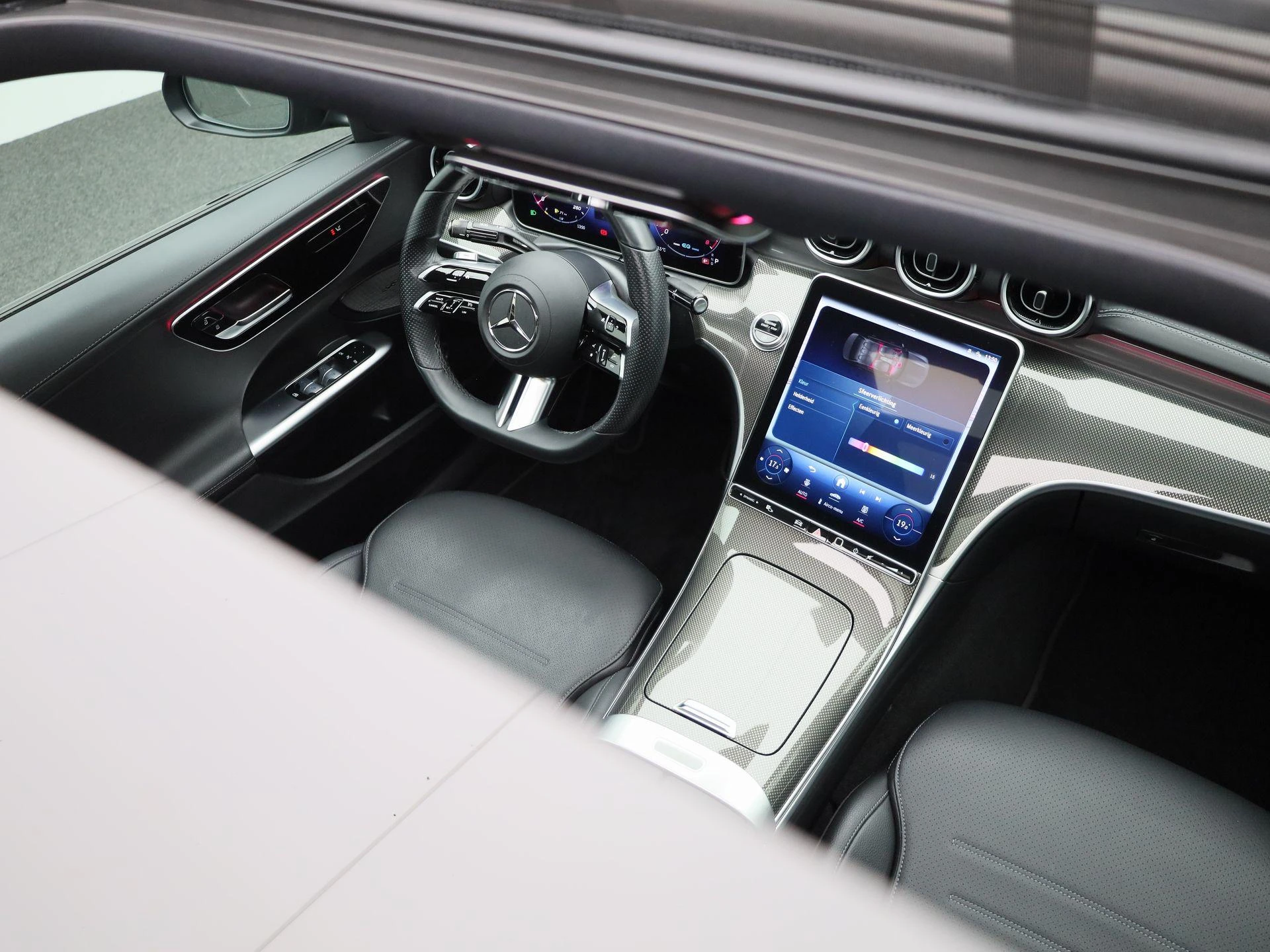 Mercedes-Benz-C-Klasse-image-55