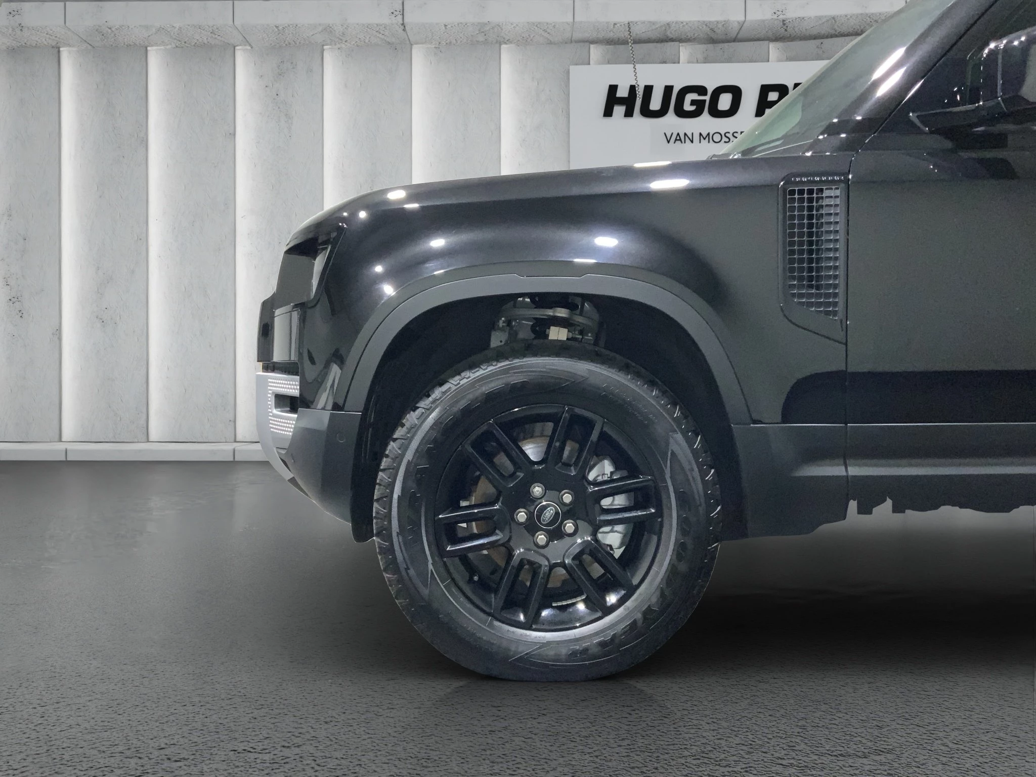 Land Rover-Defender-image-8