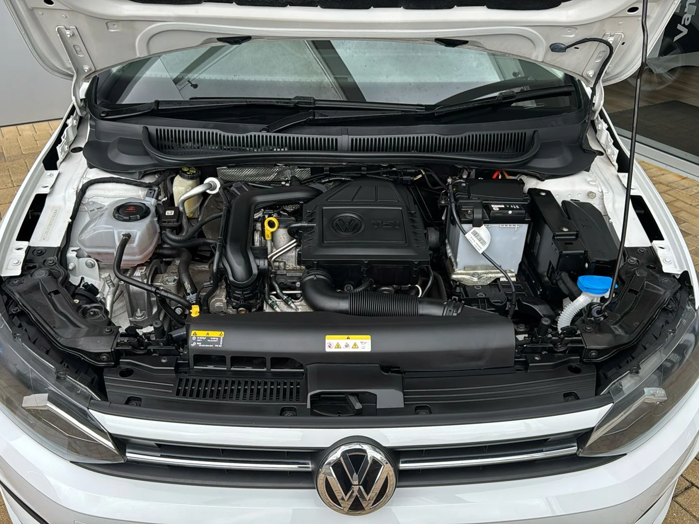 Volkswagen-Polo-image-13