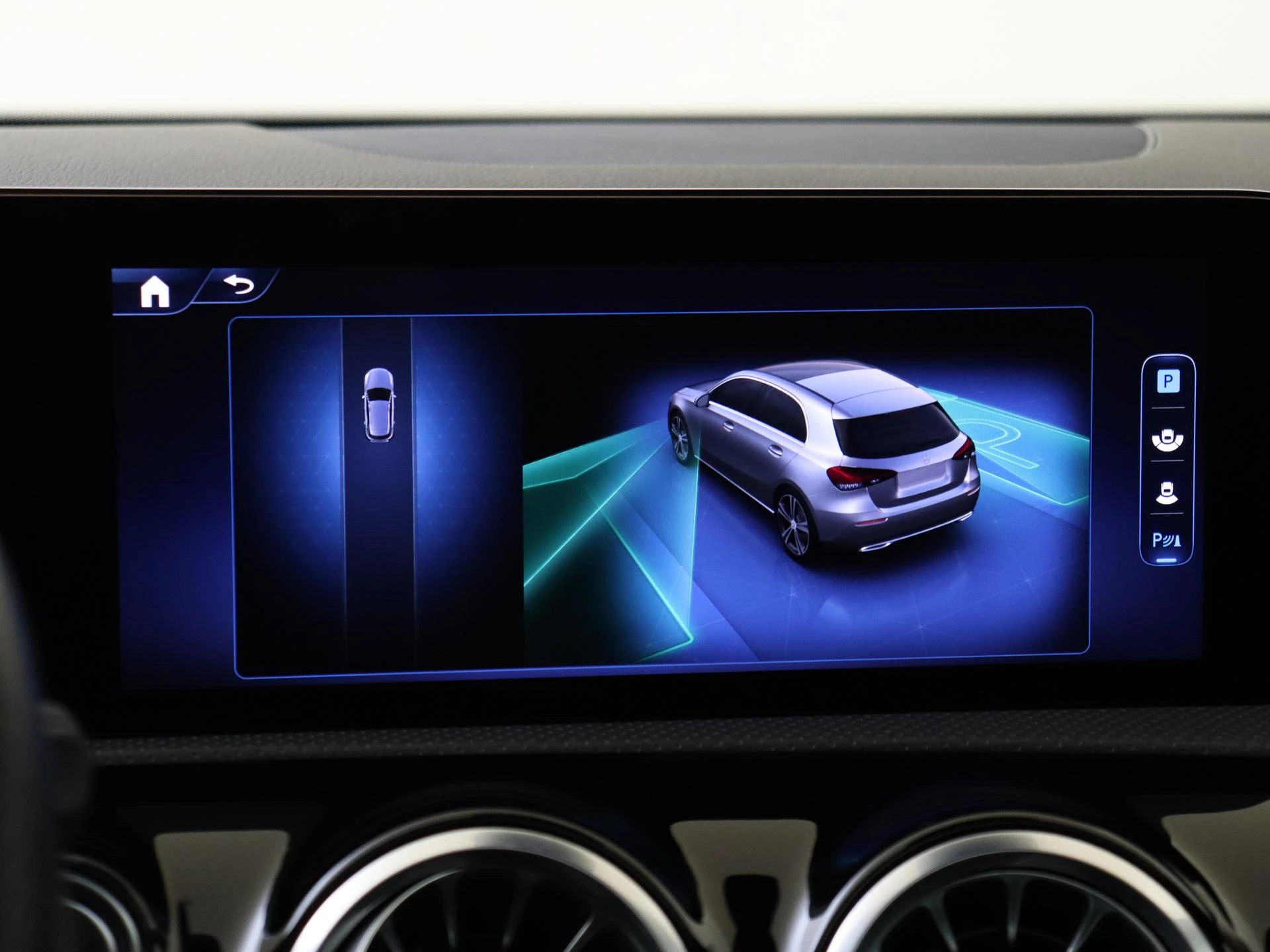 Mercedes-Benz-A-Klasse-image-19