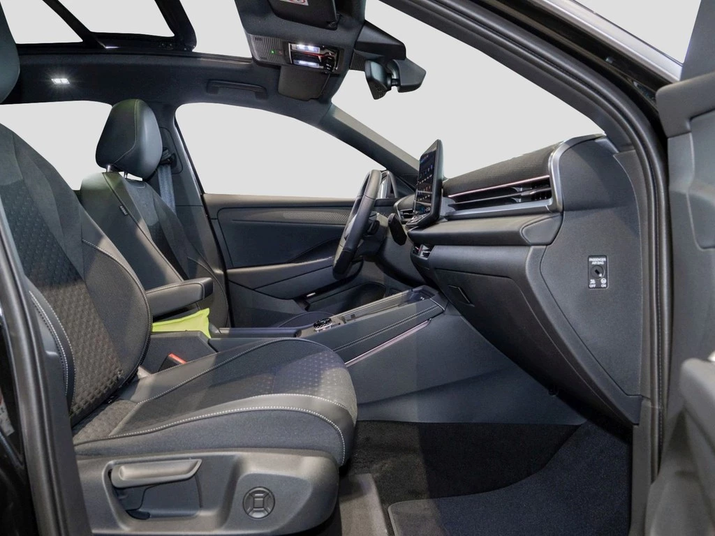 Volkswagen T-Roc 1.5 eTSI DSG R-Line Matrix, Pano