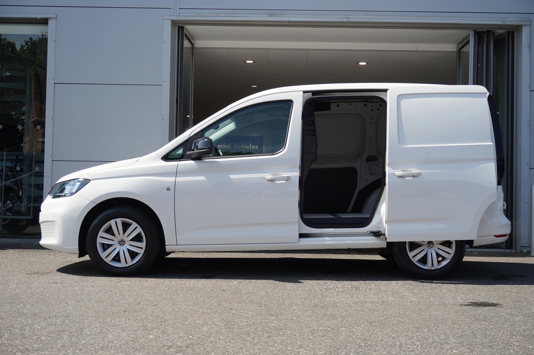 Volkswagen-Caddy-image-26