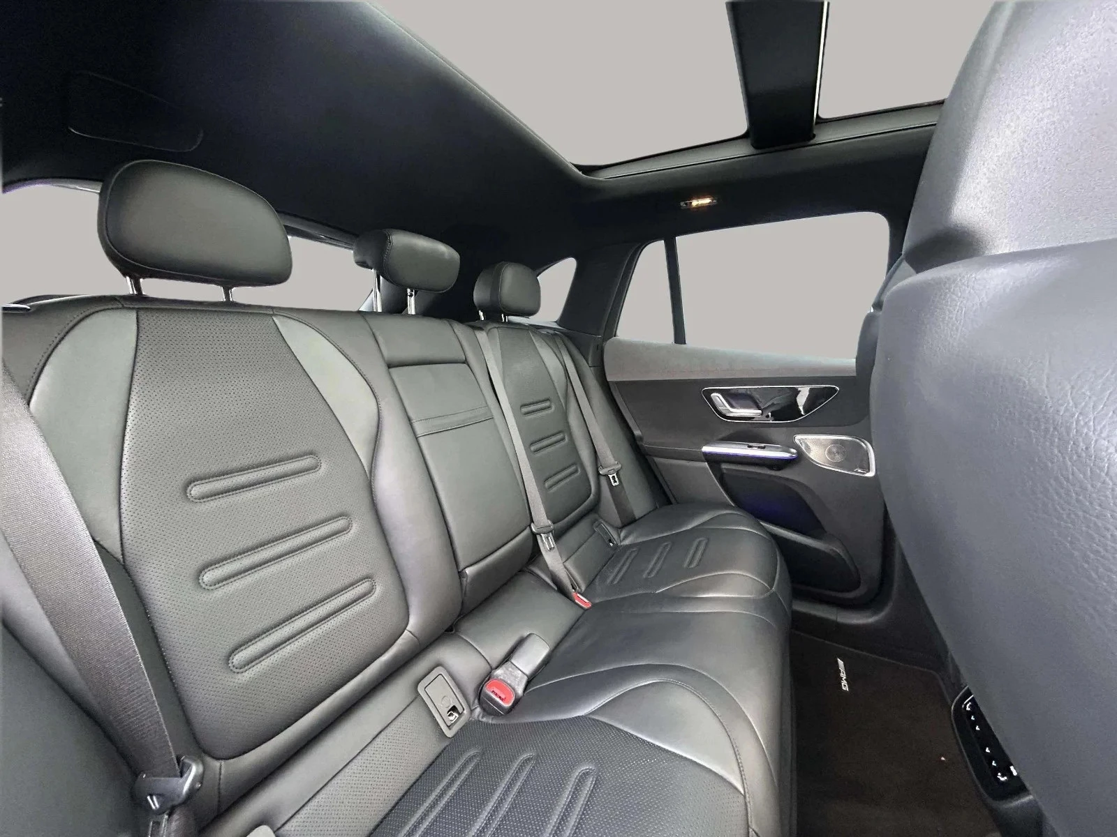 Mercedes-Benz-EQE-image-20