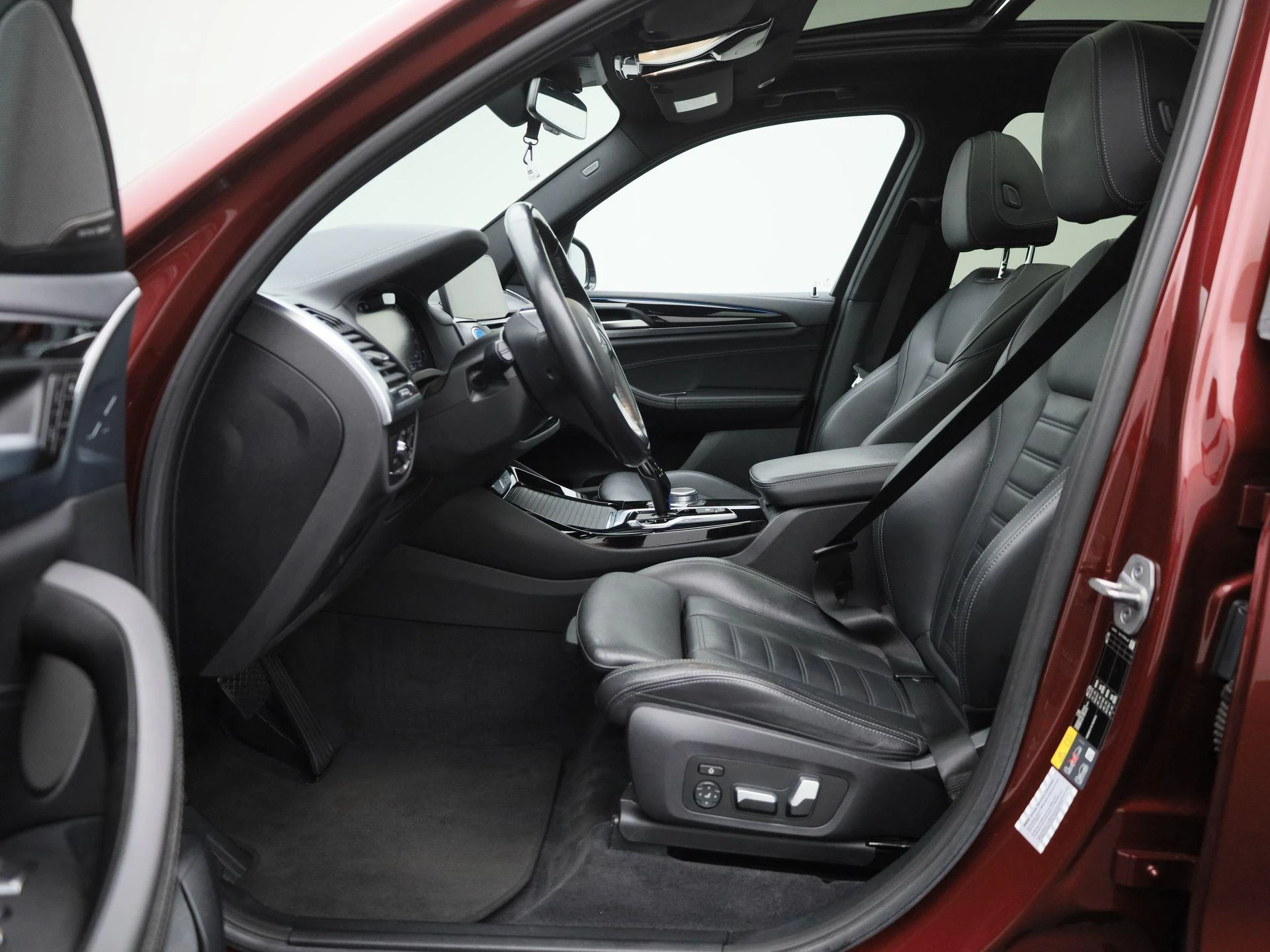 BMW-iX3-image-10