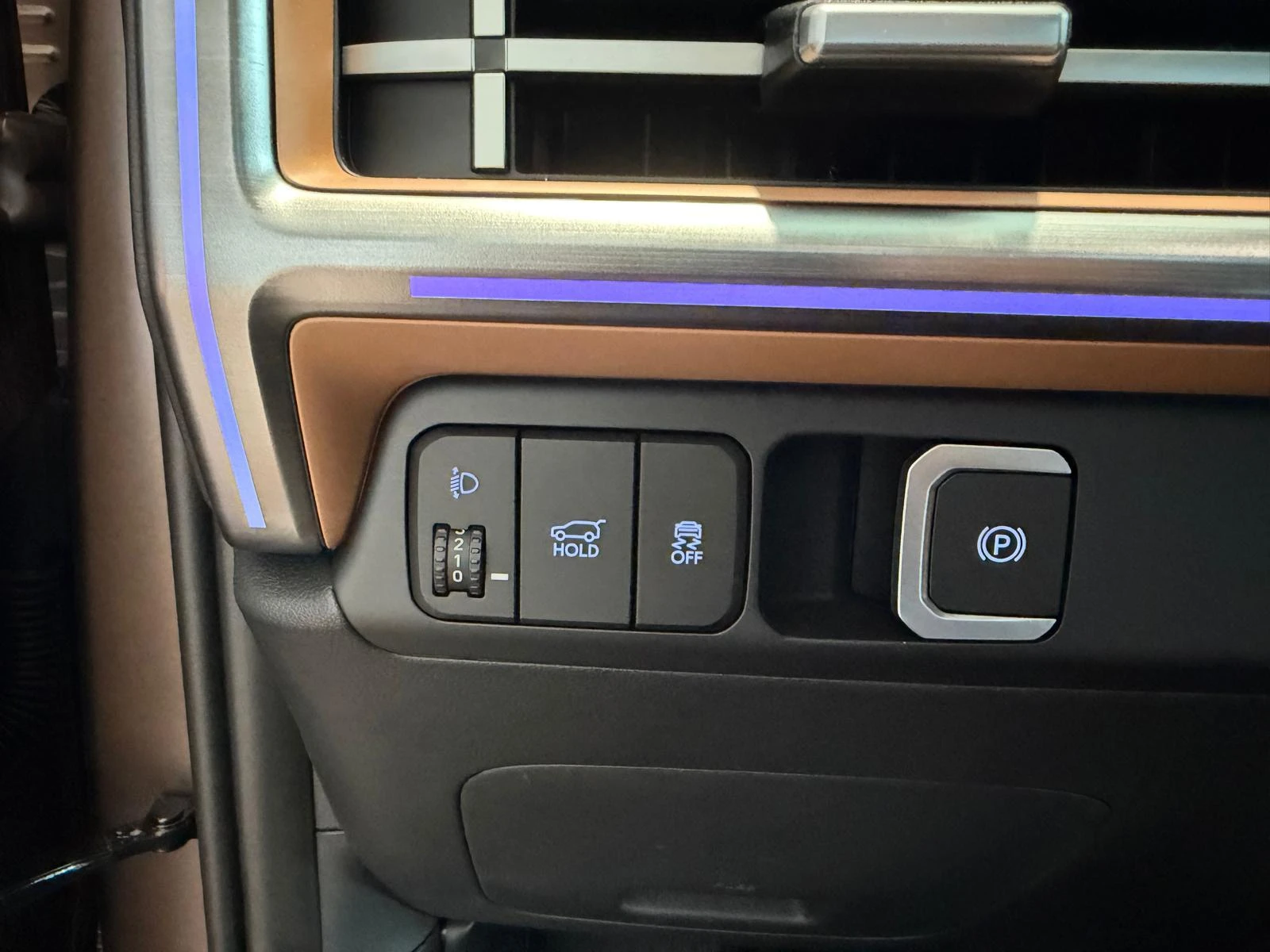 Hyundai-Santa Fe-image-27