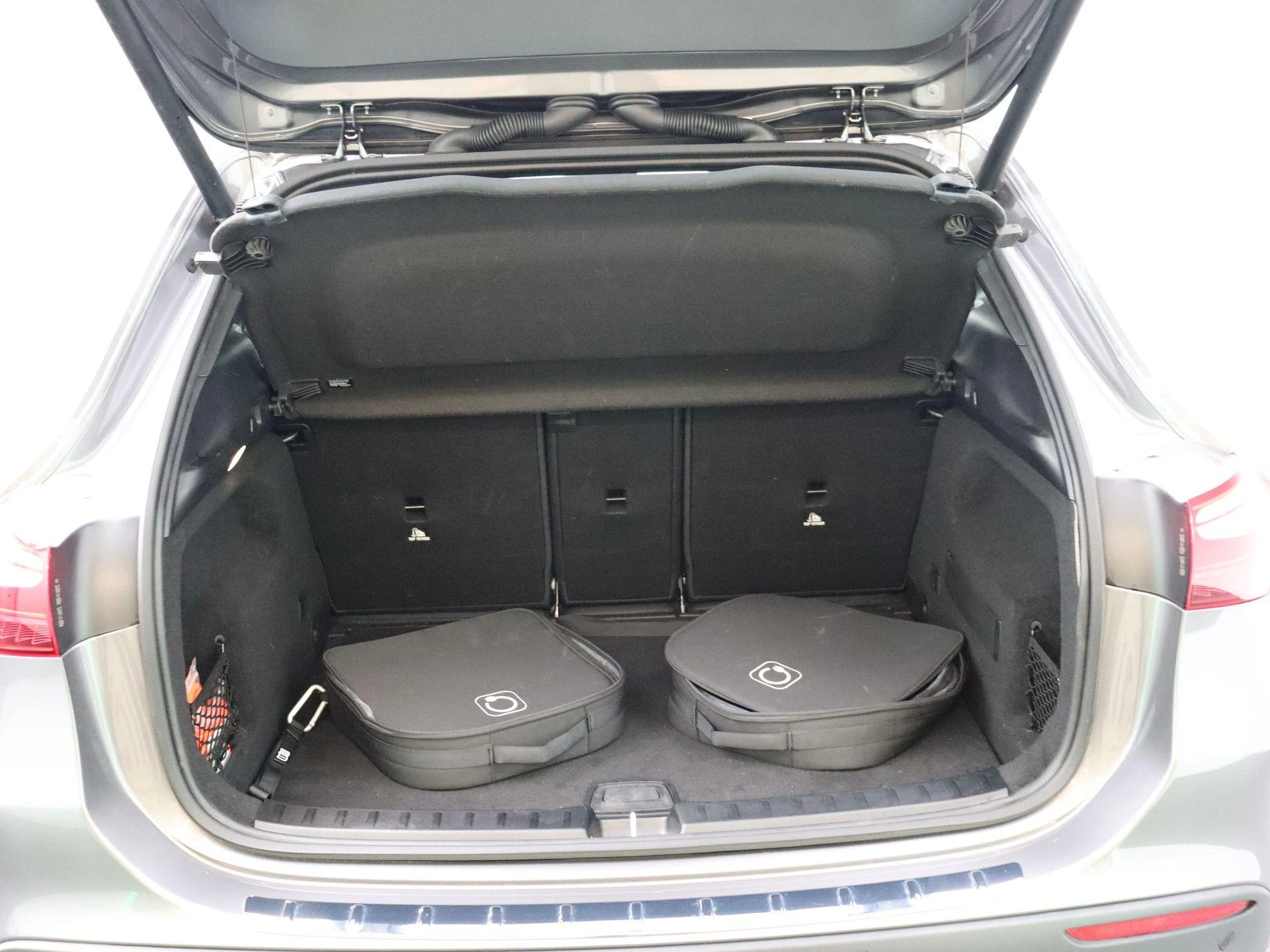 Mercedes-Benz-GLA-image-26
