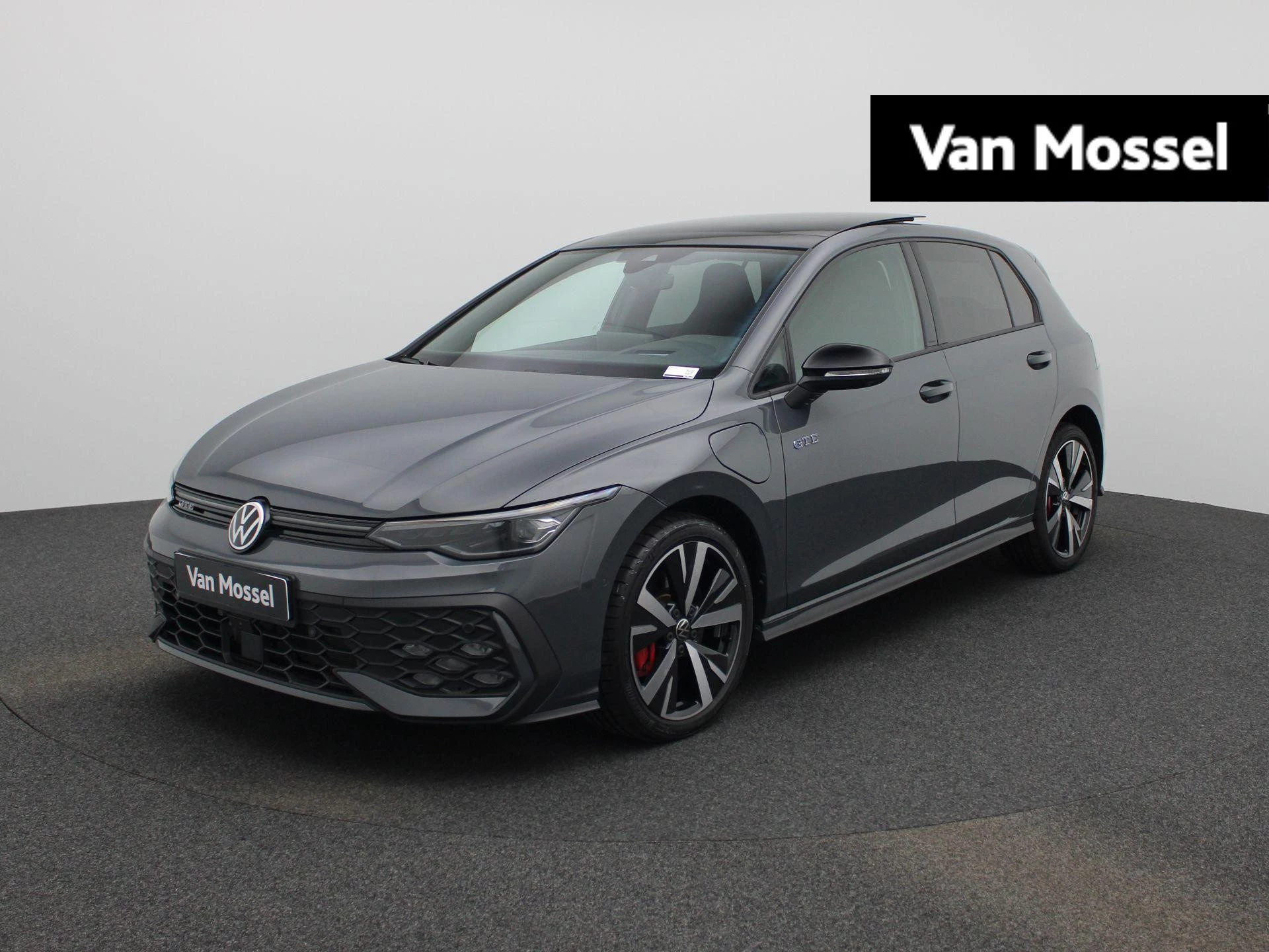 Volkswagen-Golf-image-0