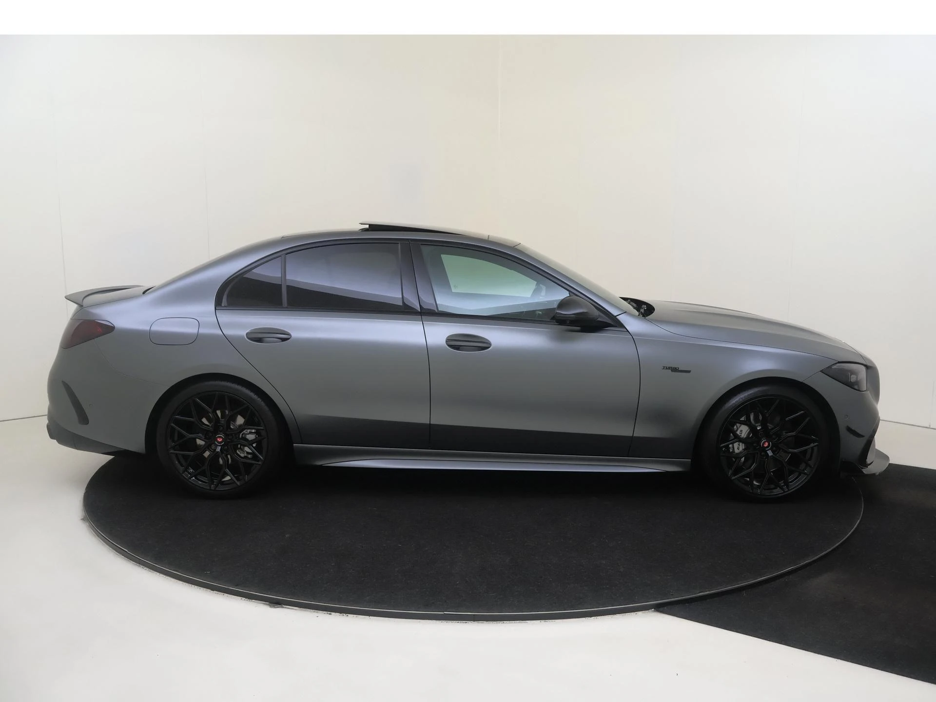 Mercedes-Benz-C-Klasse-image-9