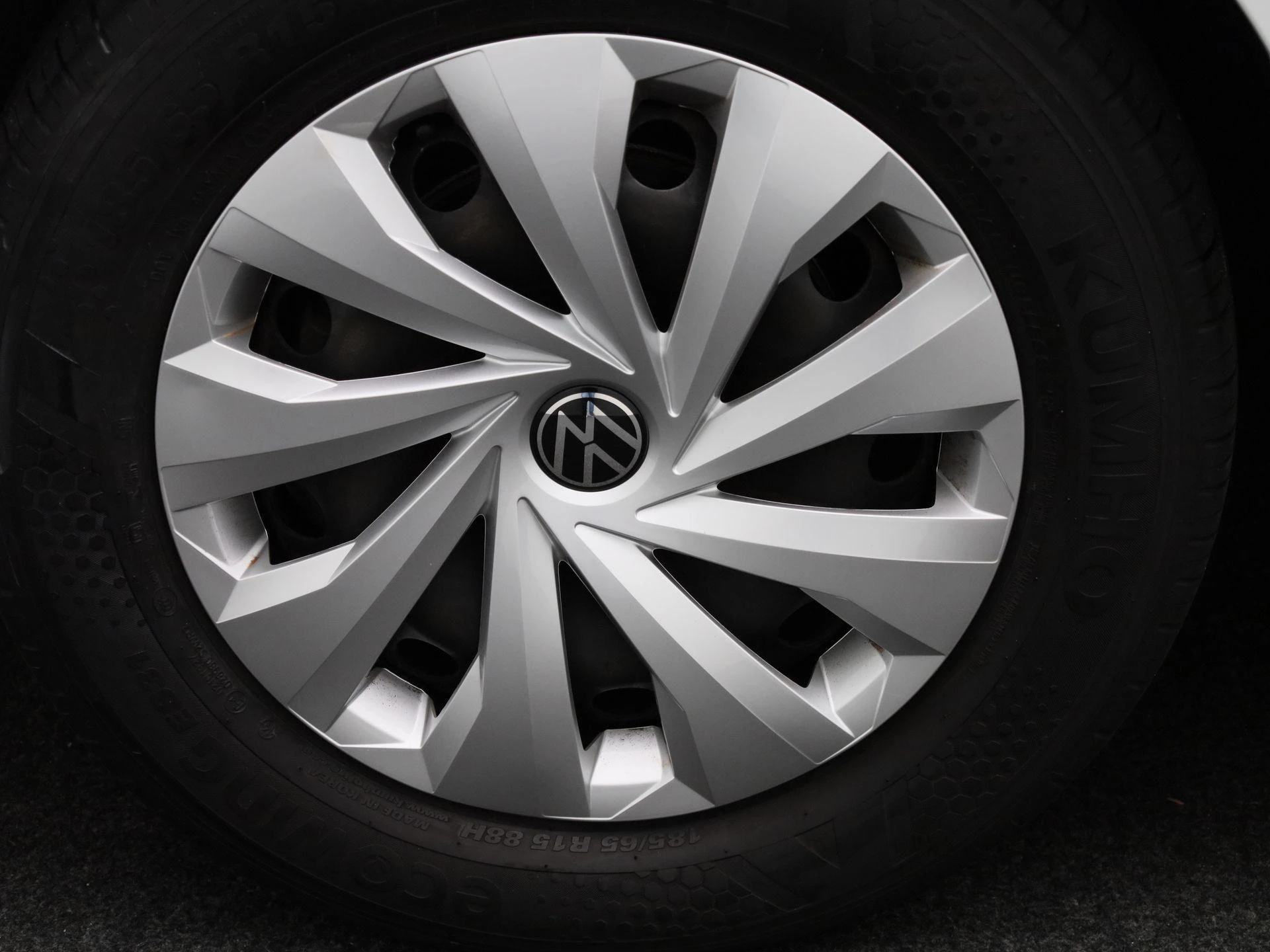 Volkswagen-Polo-image-12