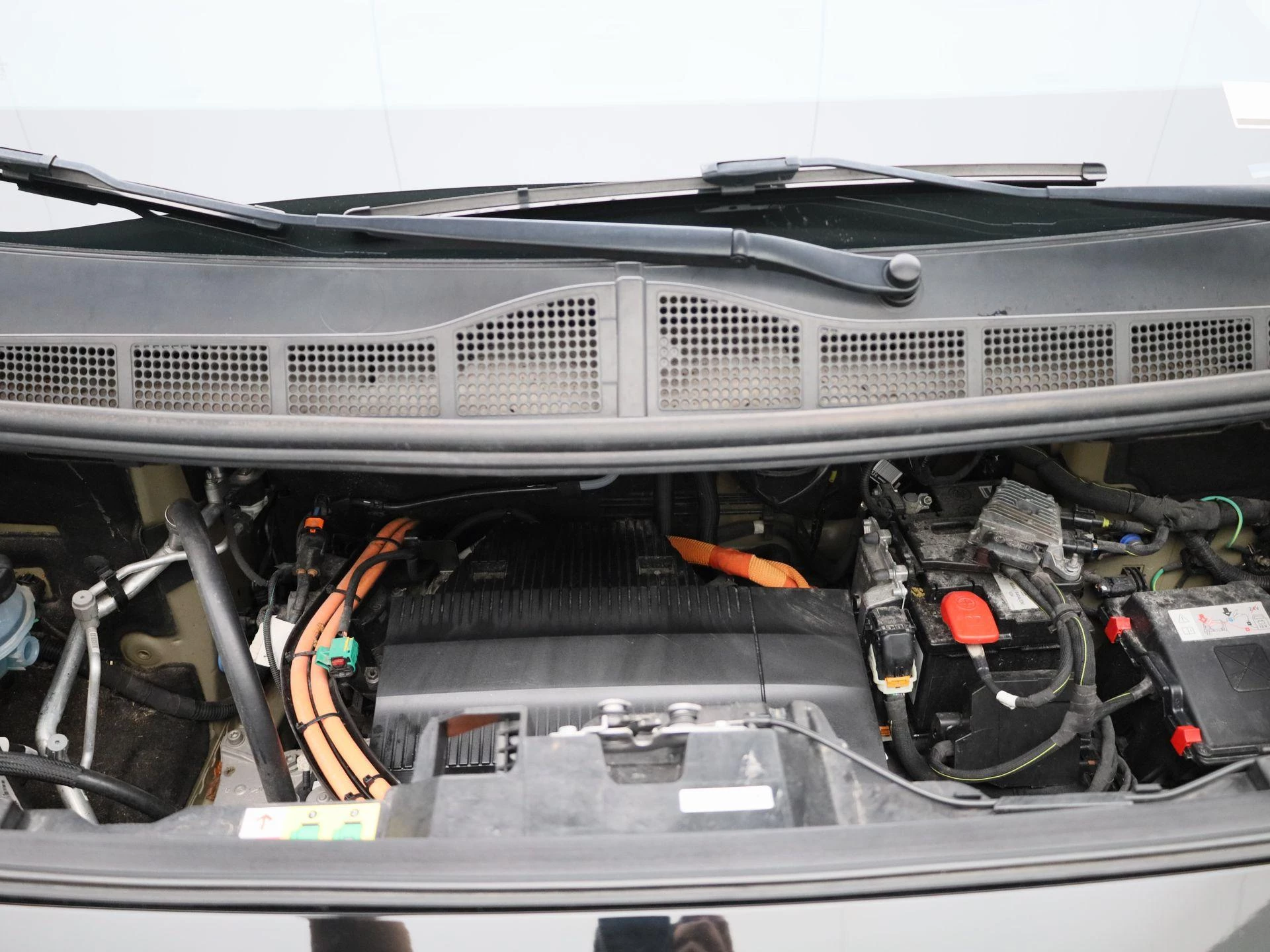 Opel-Zafira e-Life-image-38