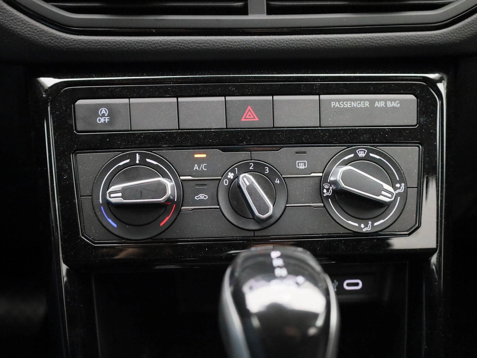 Volkswagen-T-Cross-image-16