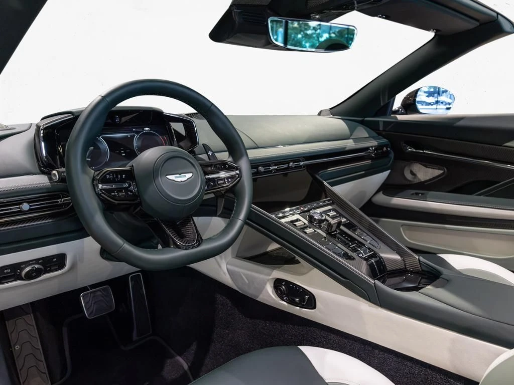 Aston Martin-DB12-image-4