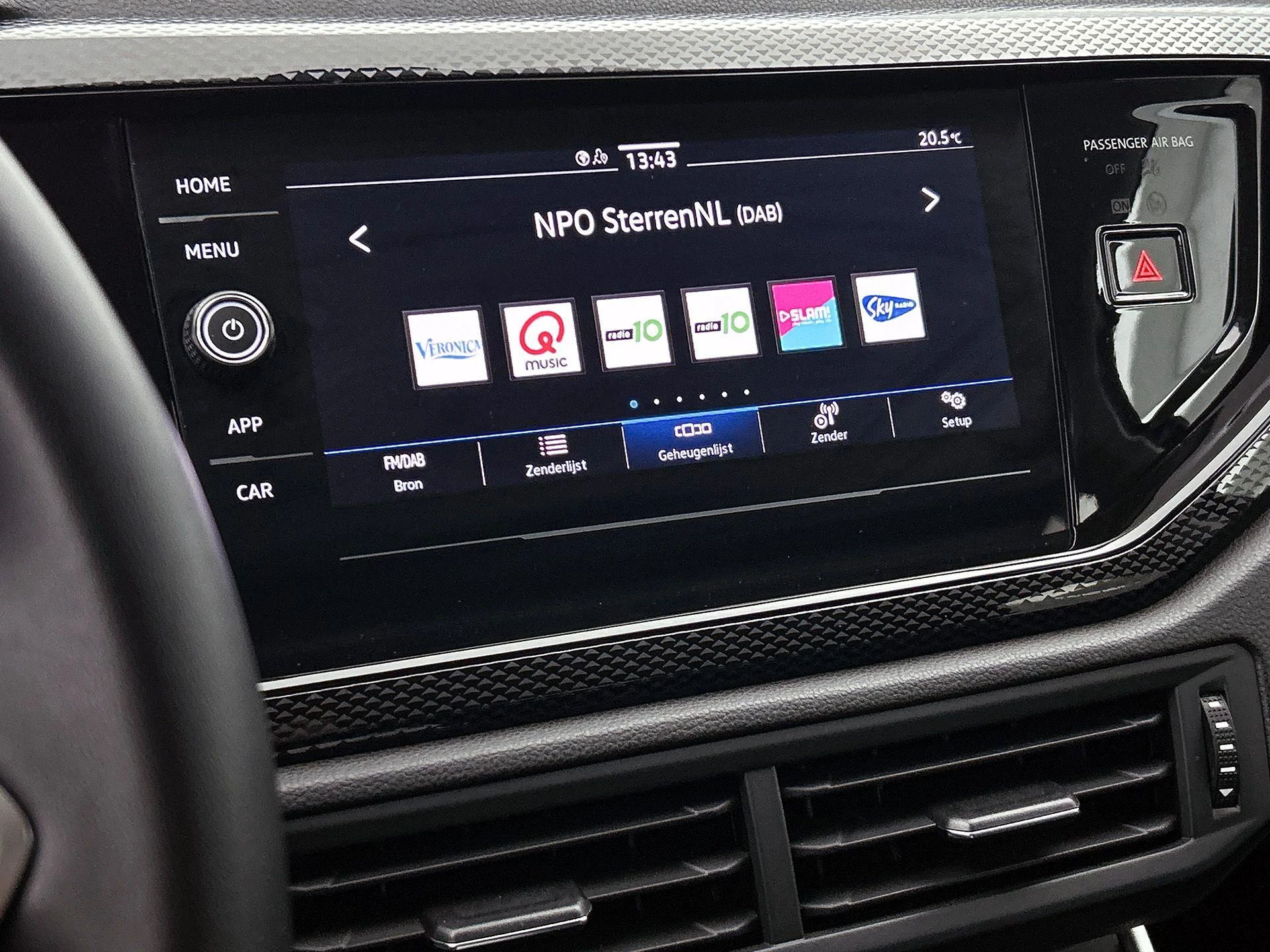 Volkswagen-Polo-image-6